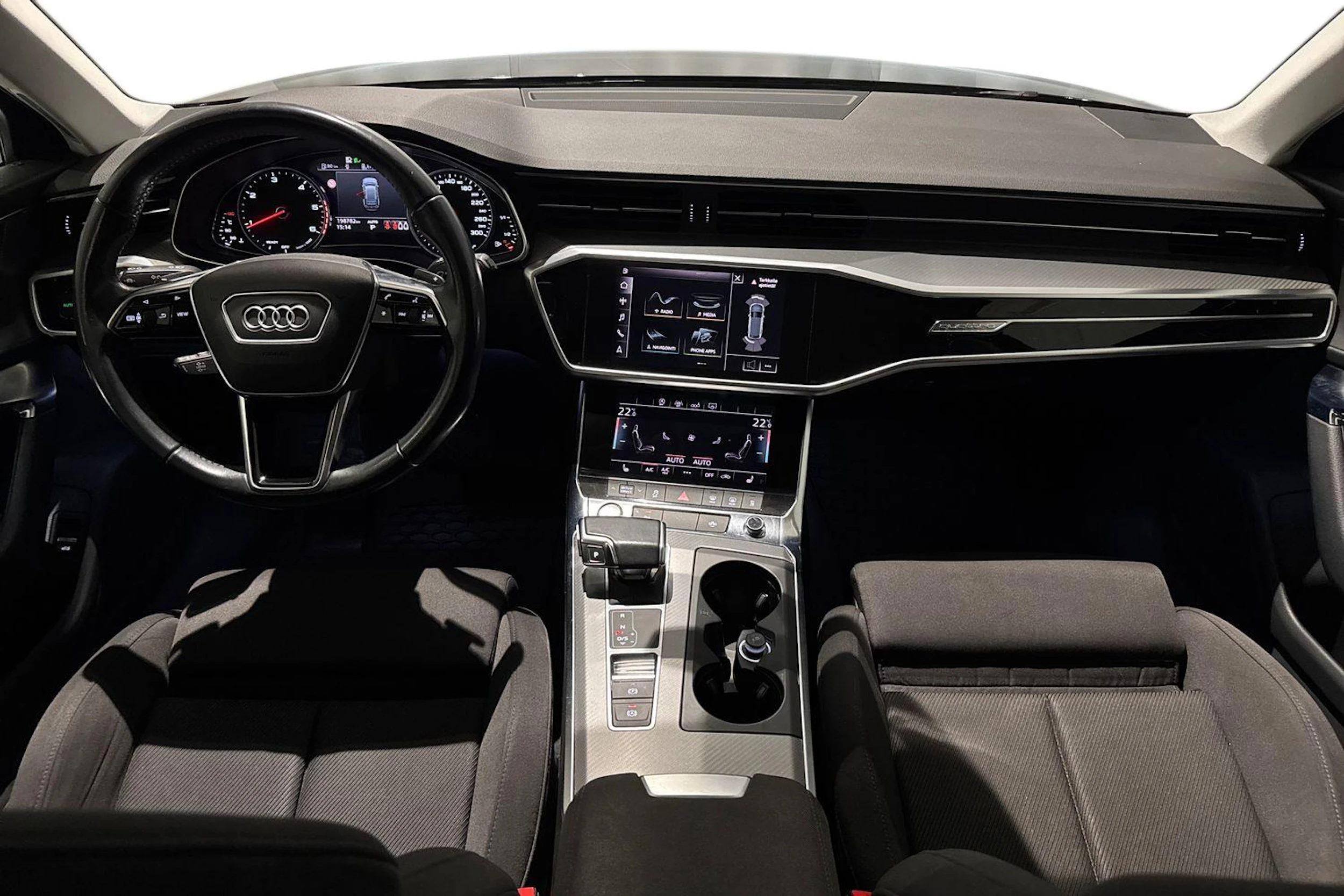 musta Audi A6 2020 kuva 7.