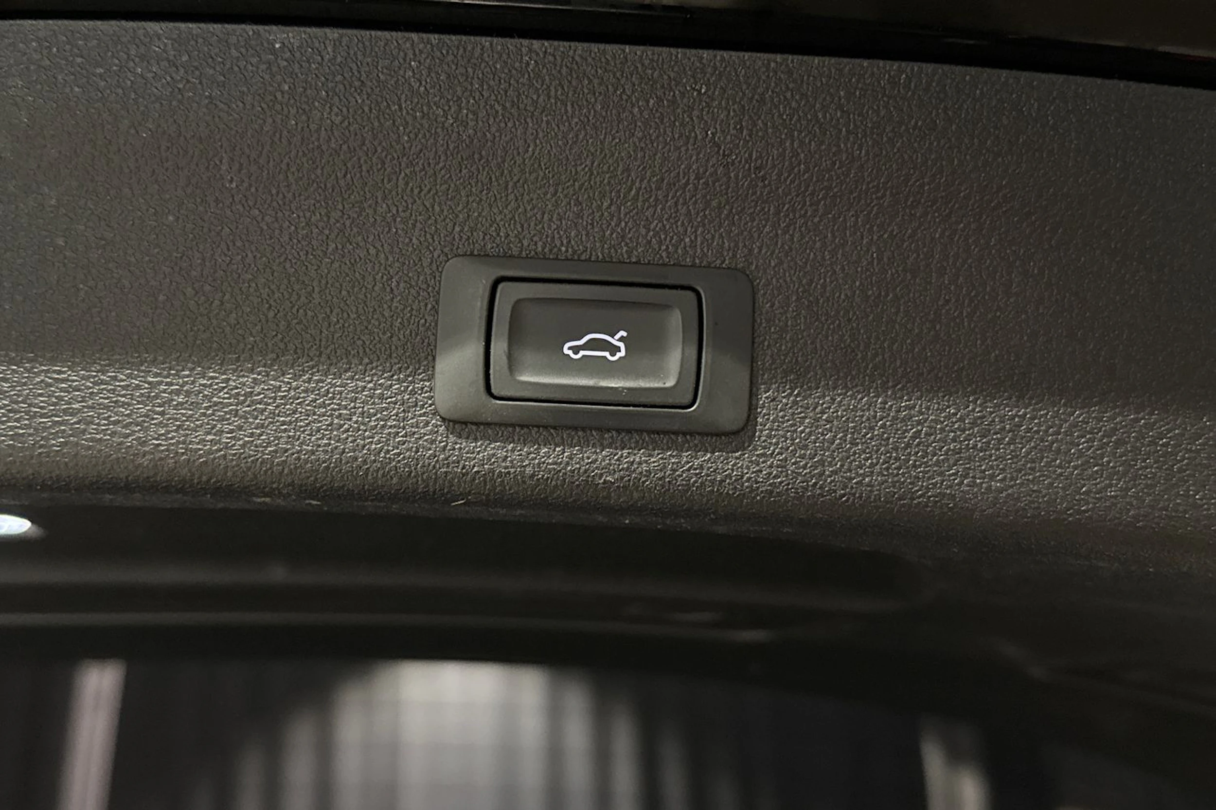 musta Audi A6 2020 kuva 13.