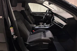 musta Audi A6 2020 kuva 16.