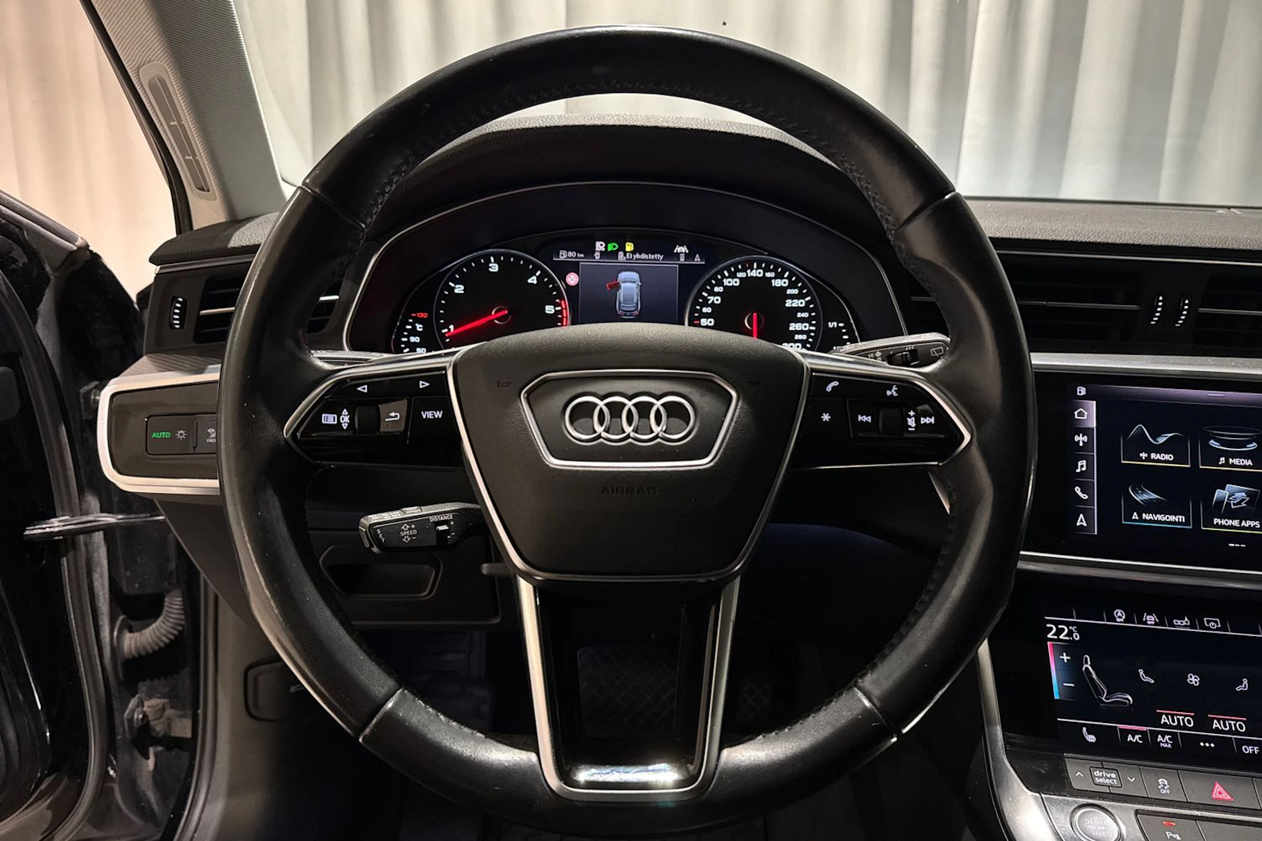 musta Audi A6 2020 kuva 17.