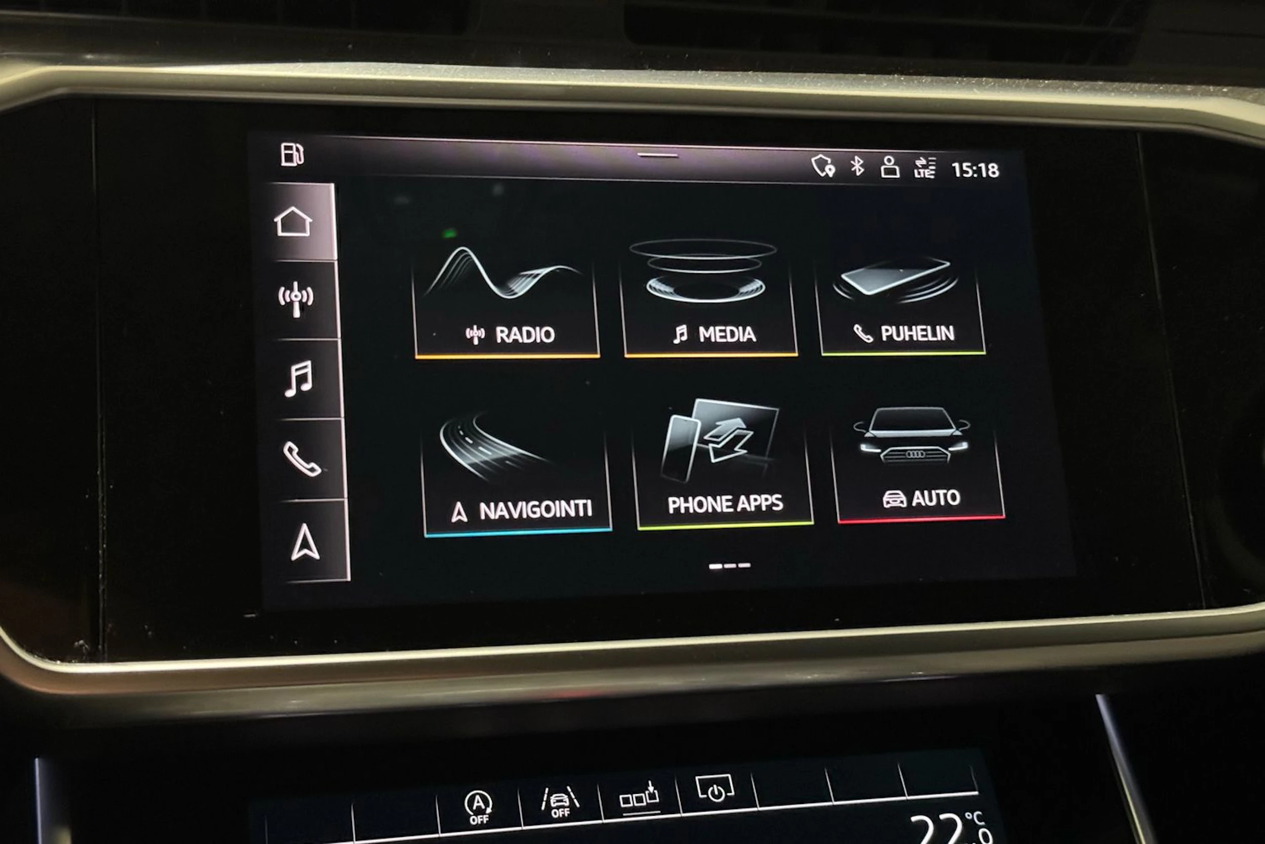 musta Audi A6 2020 kuva 20.