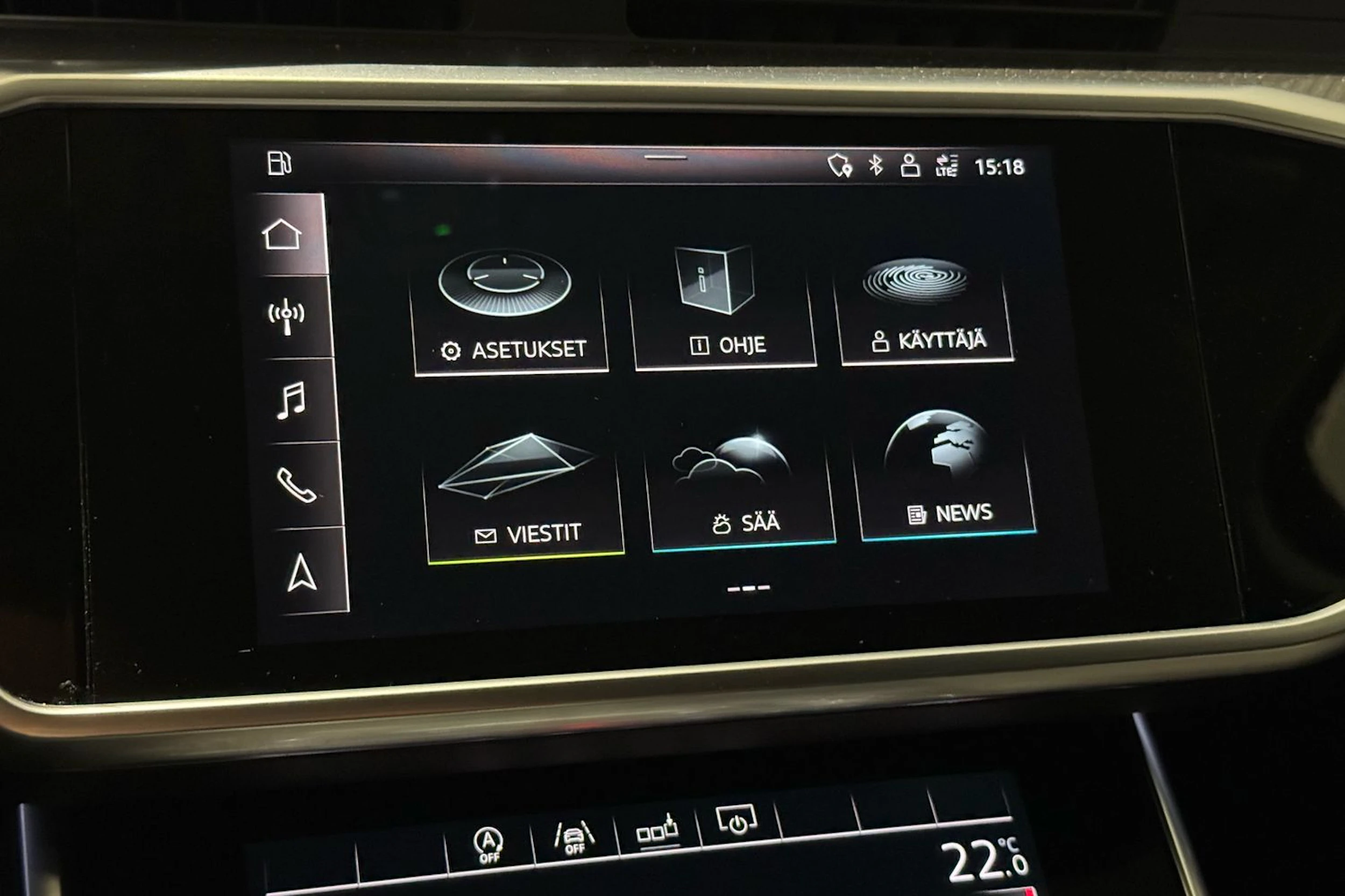 musta Audi A6 2020 kuva 21.