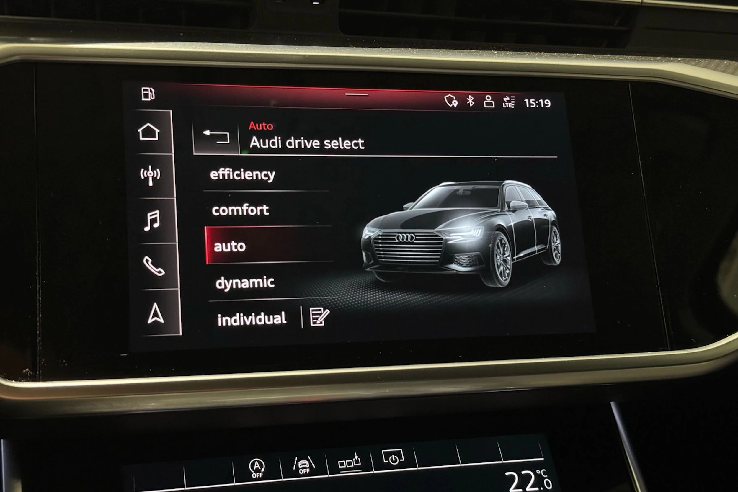 musta Audi A6 2020 kuva 25.