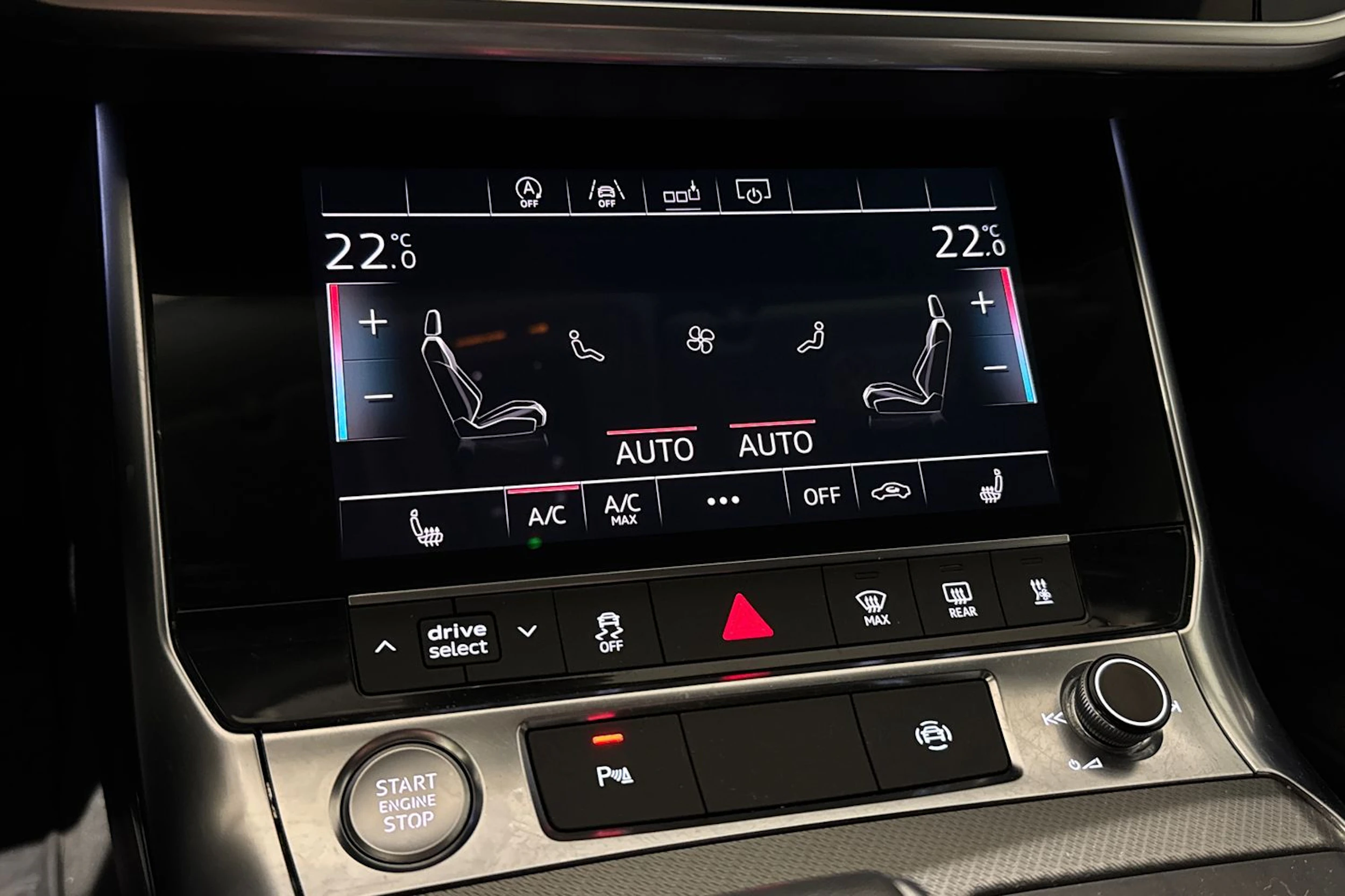 musta Audi A6 2020 kuva 28.