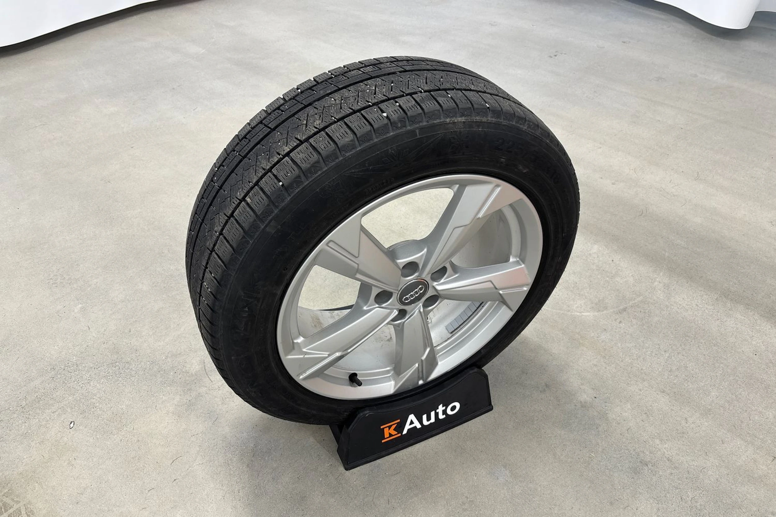 sininen Audi A6 2020 kuva 10.