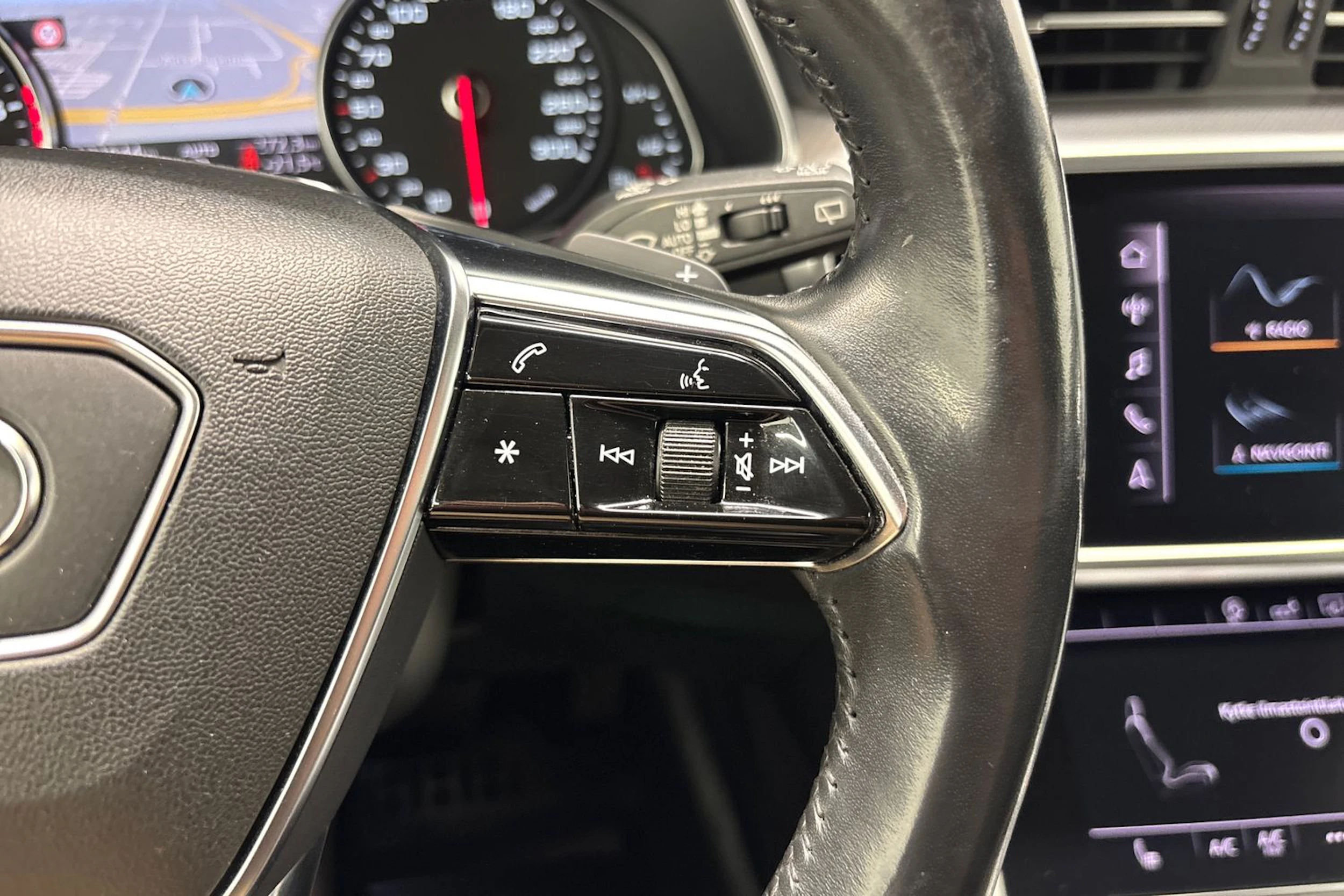 sininen Audi A6 2020 kuva 13.