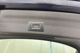 sininen Audi A6 2020 kuva 20.