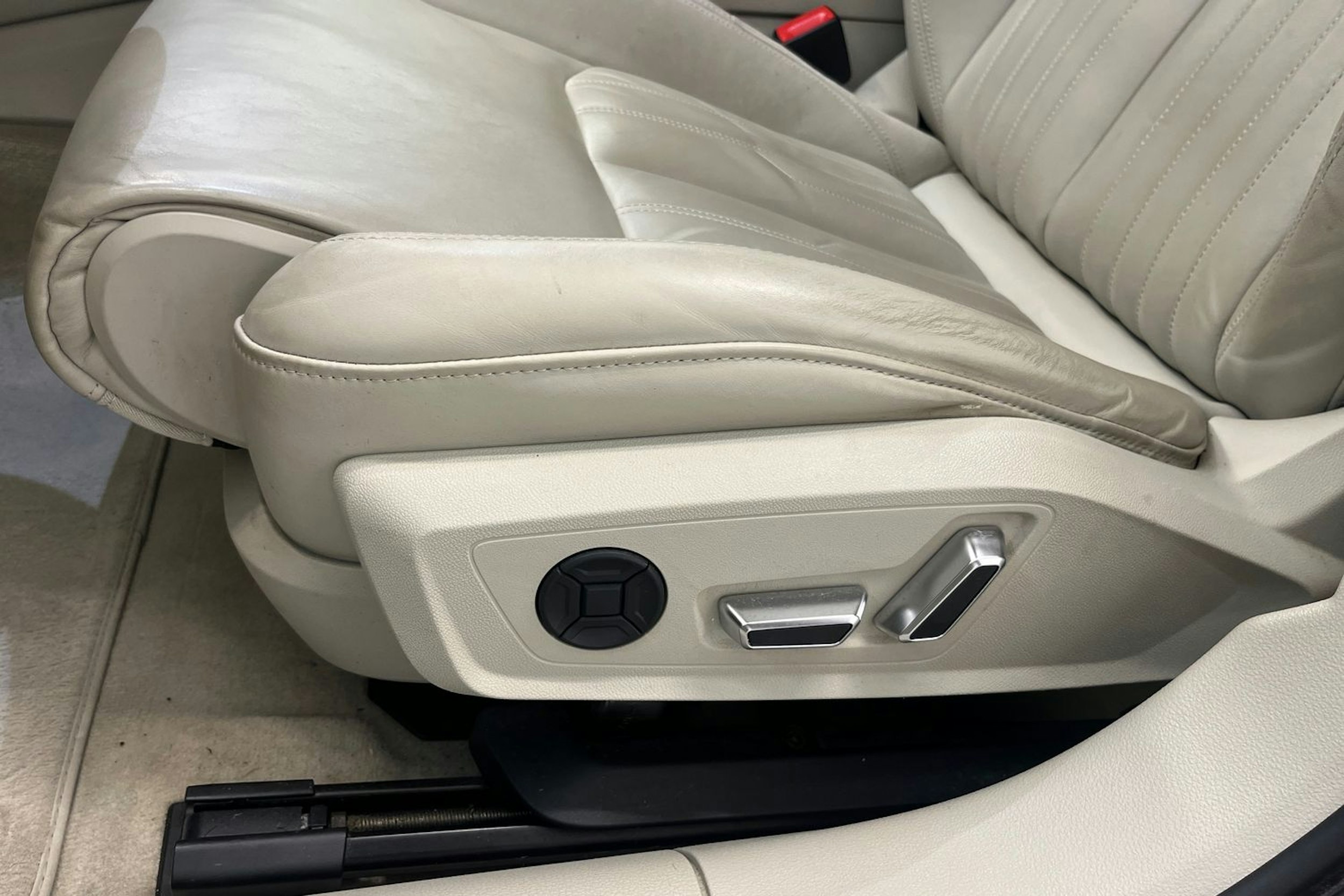 Sininen Audi A6 2020 kuva 16.