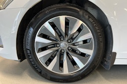 valkoinen Audi A6 2020 kuva 9.