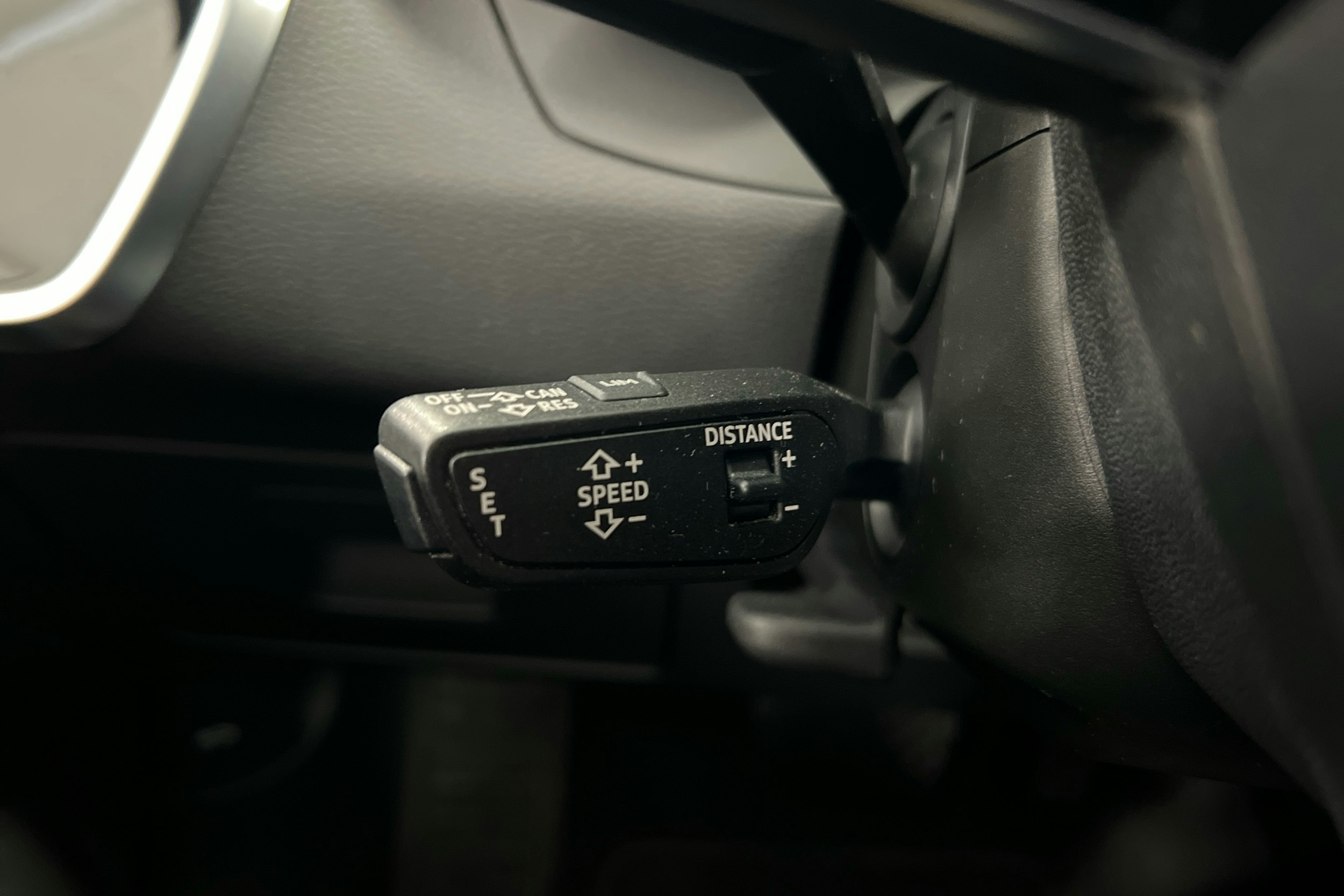valkoinen Audi A6 2020 kuva 13.