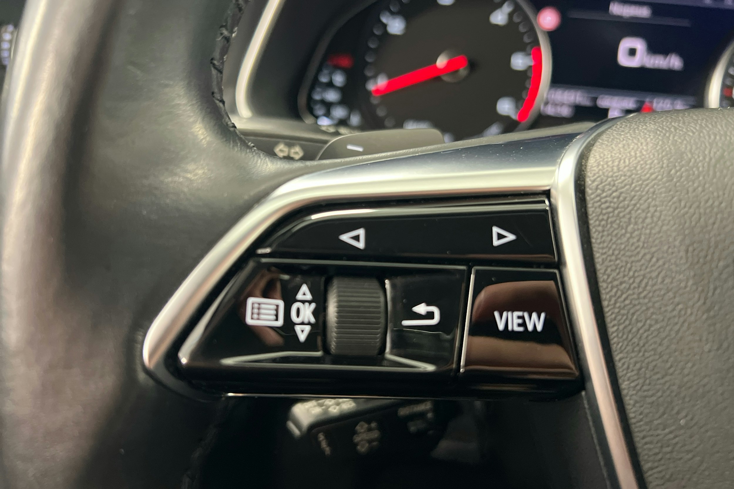 valkoinen Audi A6 2020 kuva 14.