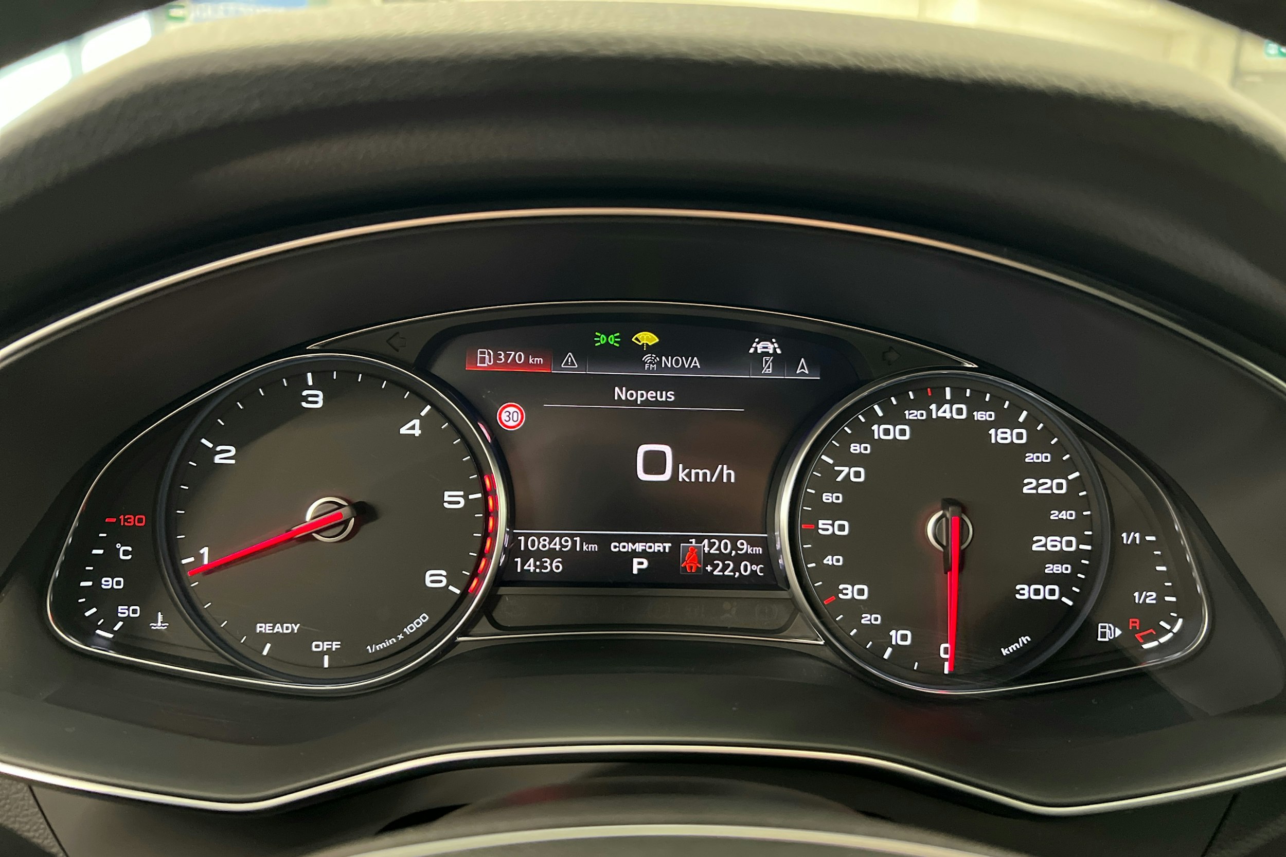 valkoinen Audi A6 2020 kuva 16.