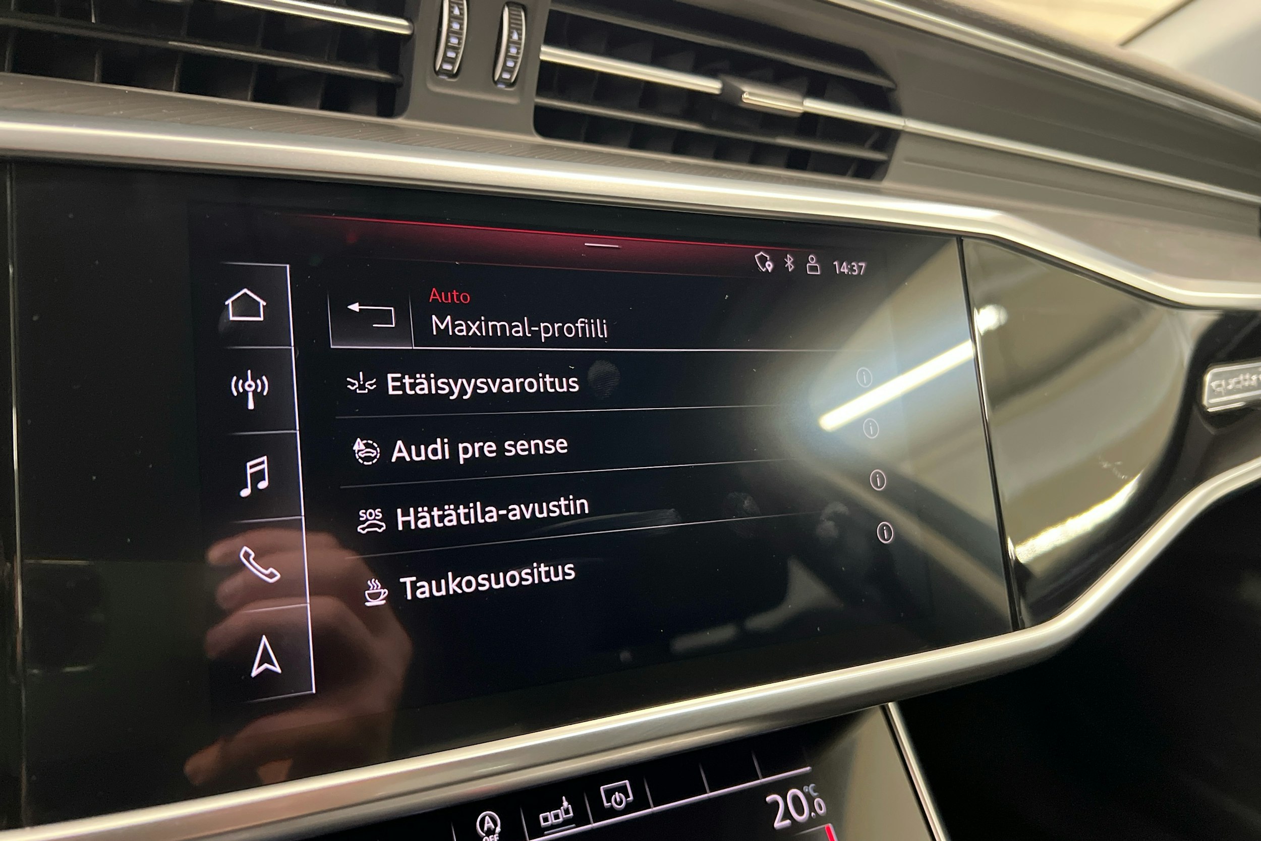valkoinen Audi A6 2020 kuva 19.