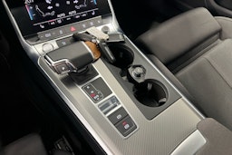 valkoinen Audi A6 2020 kuva 22.