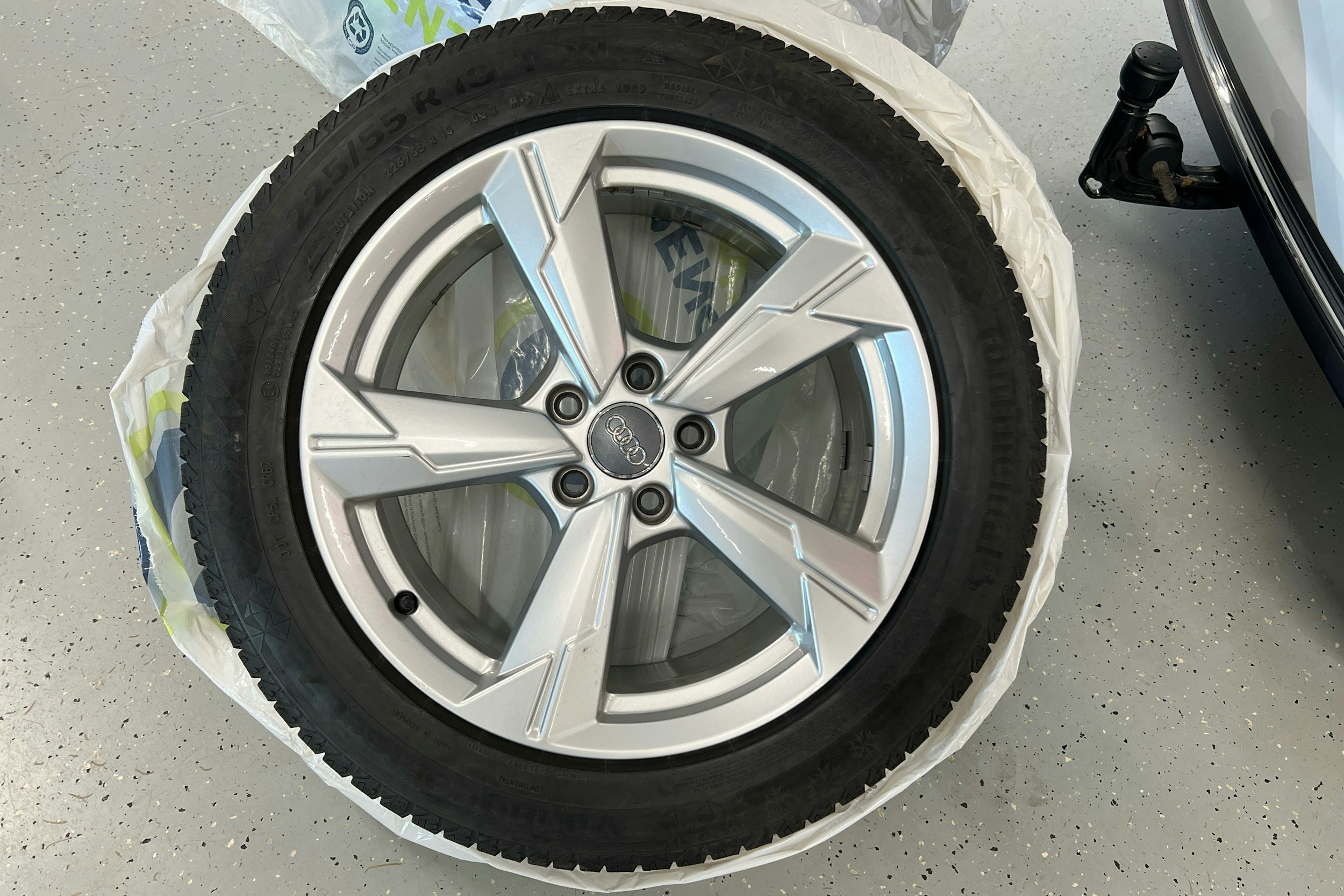 valkoinen Audi A6 2020 kuva 26.