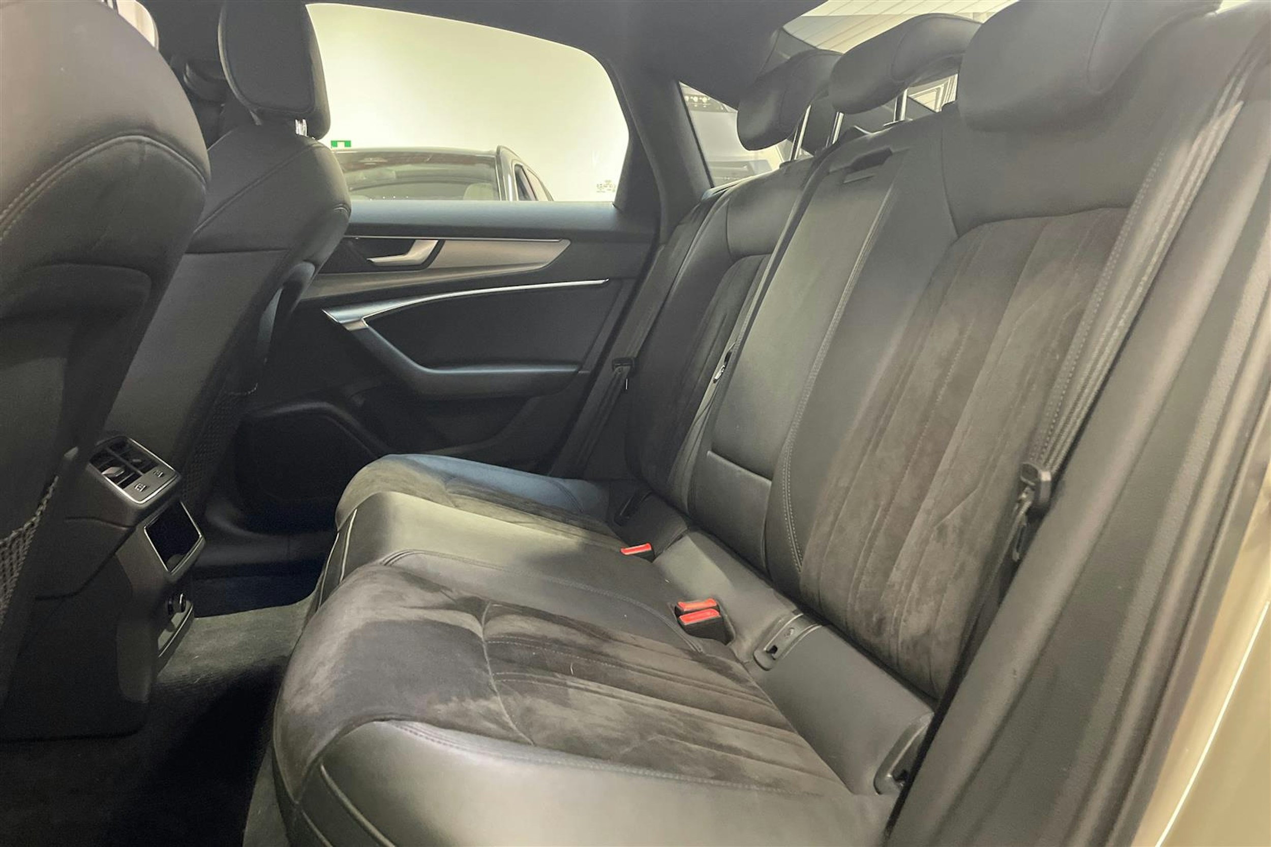 ruskea (beige) Audi A6 2020 kuva 11.