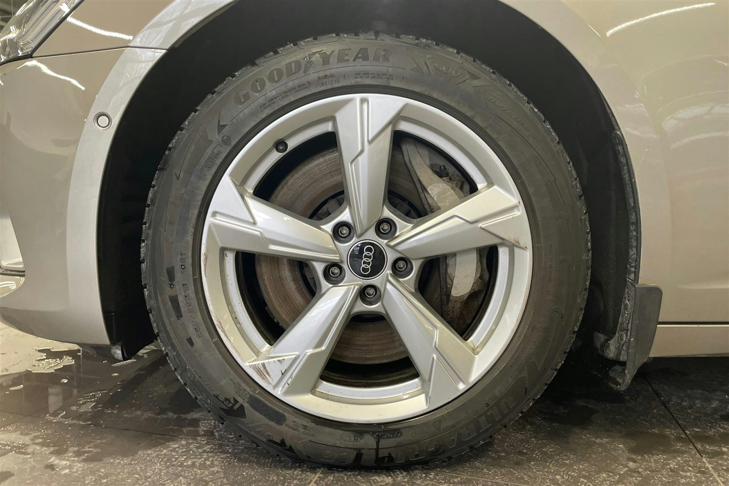 ruskea (beige) Audi A6 2020 kuva 12.