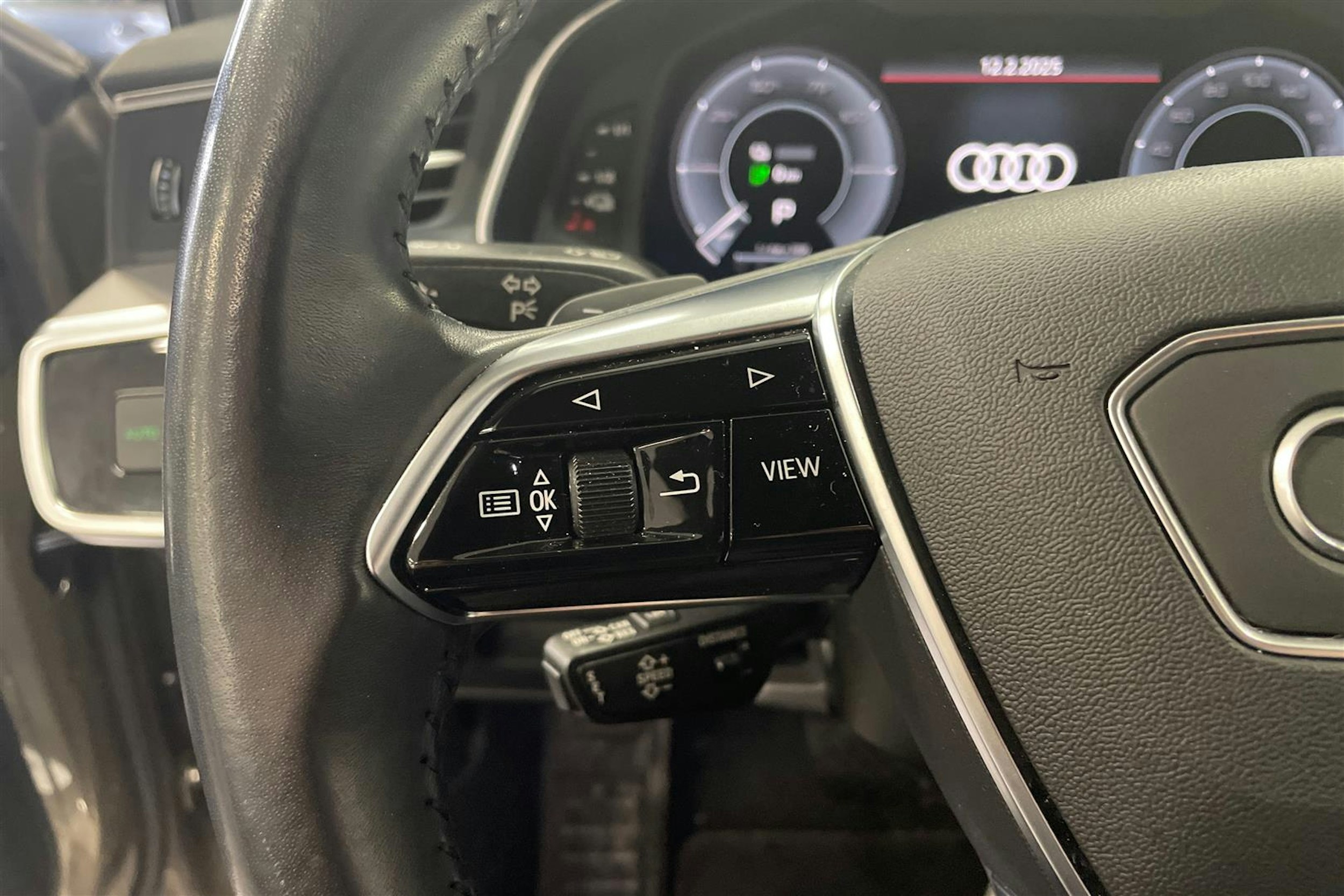 ruskea (beige) Audi A6 2020 kuva 14.