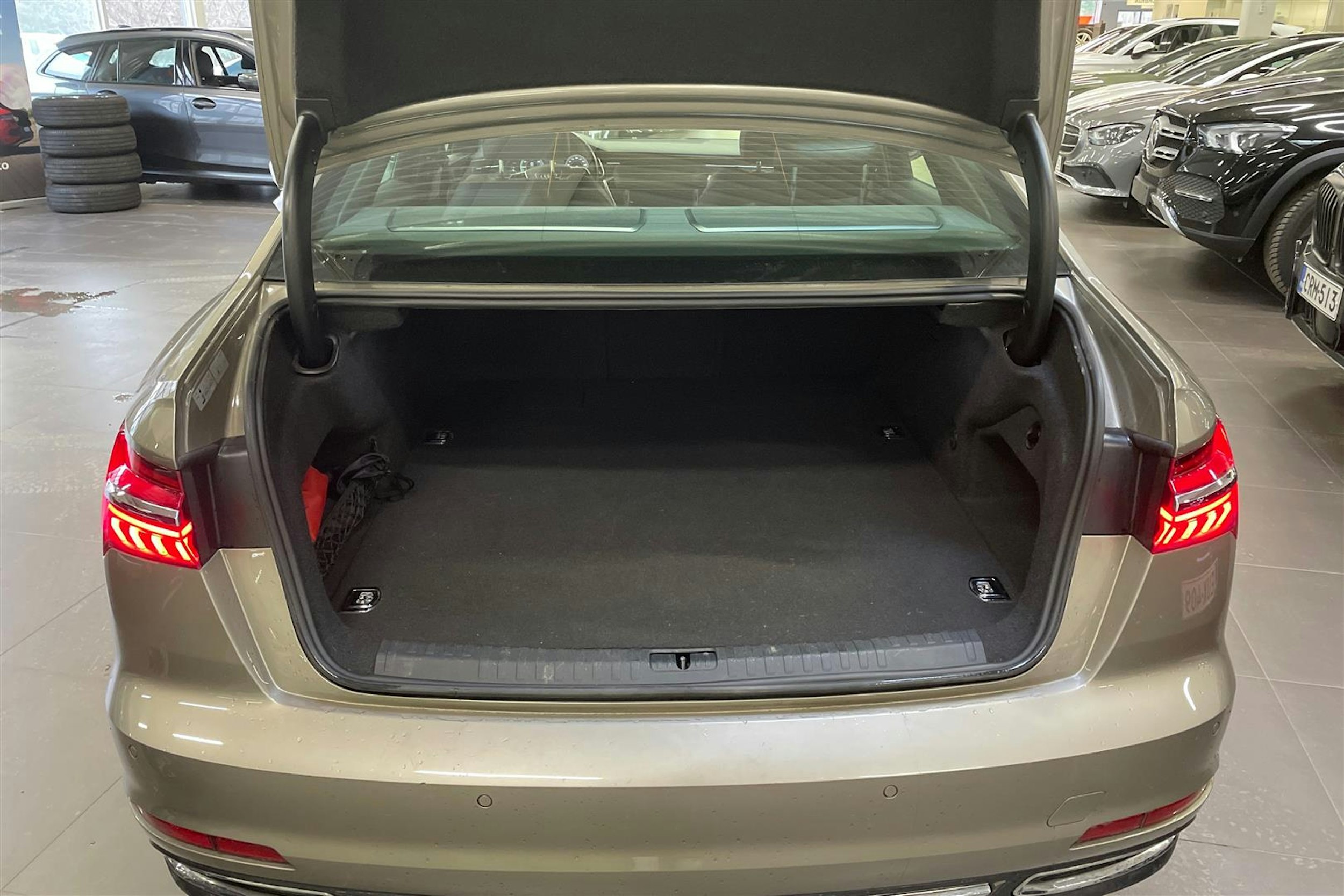 ruskea (beige) Audi A6 2020 kuva 29.