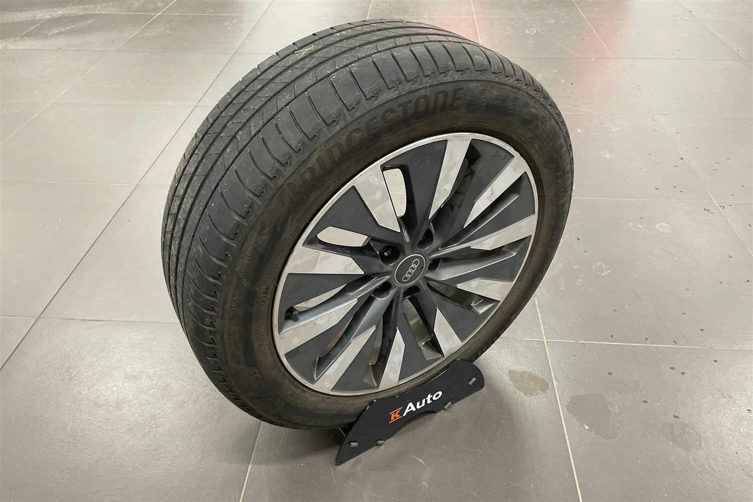 ruskea (beige) Audi A6 2020 kuva 31.