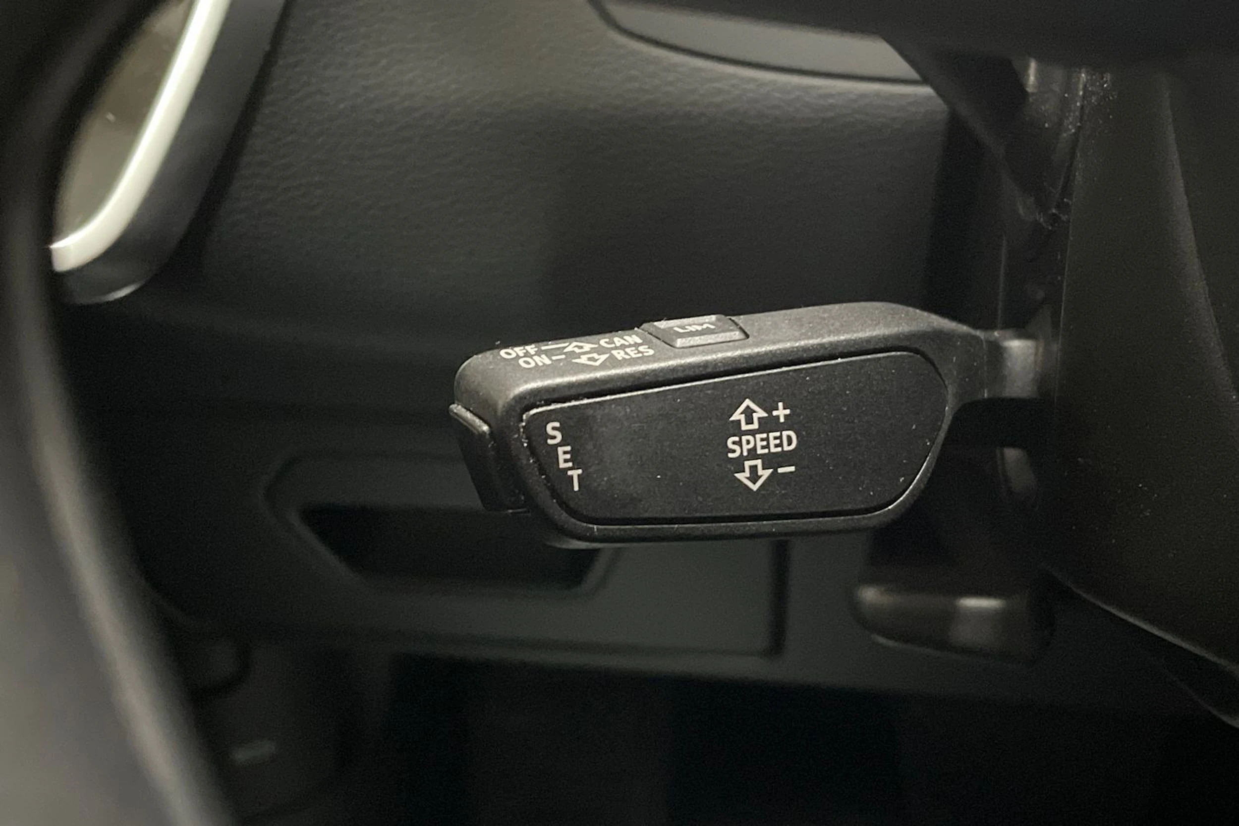 Valkoinen Audi A6 2020 kuva 14.