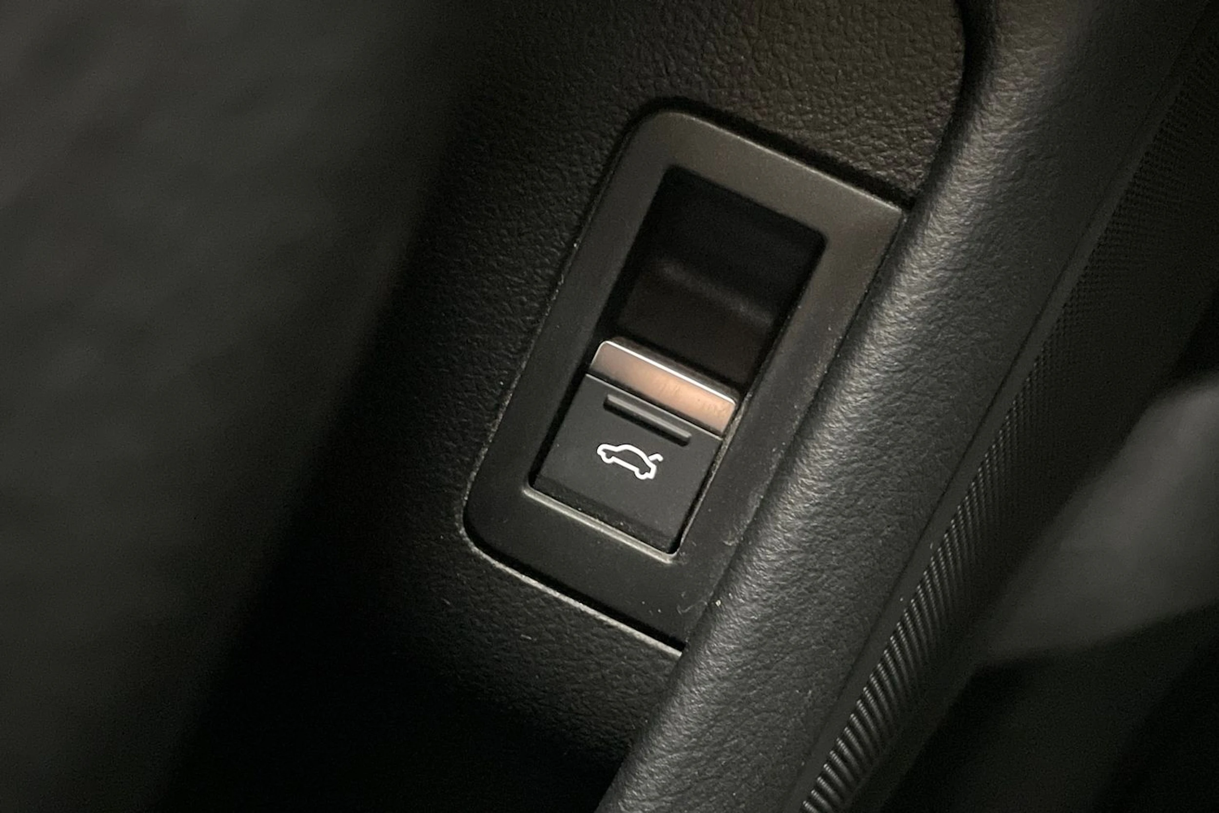 Valkoinen Audi A6 2020 kuva 18.