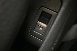 Valkoinen Audi A6 2020 kuva 18.
