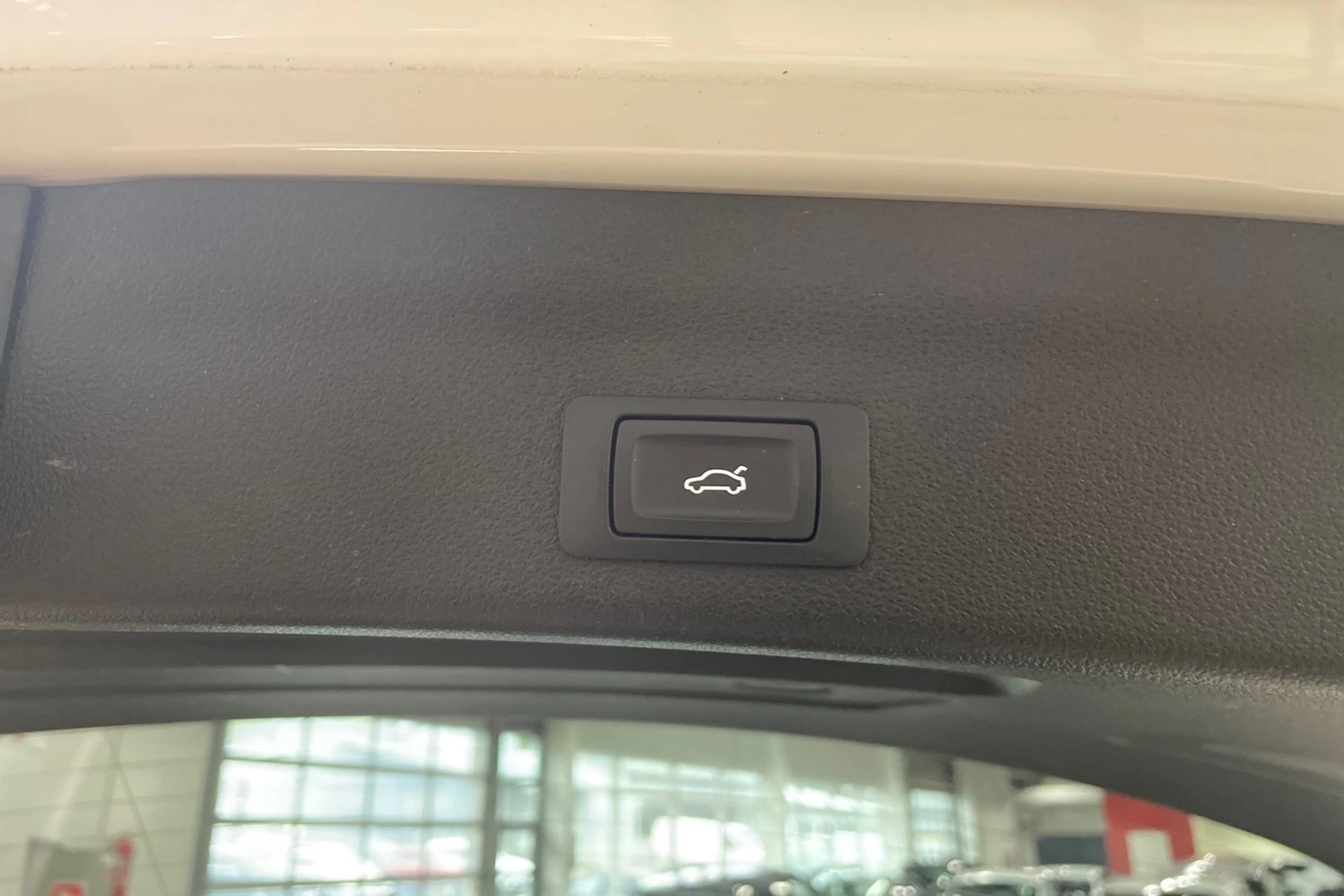 Valkoinen Audi A6 2020 kuva 34.