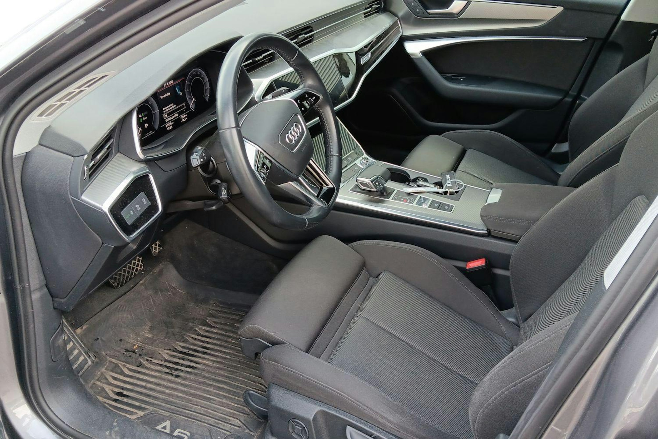 Harmaa Audi A6 2020 kuva 3.