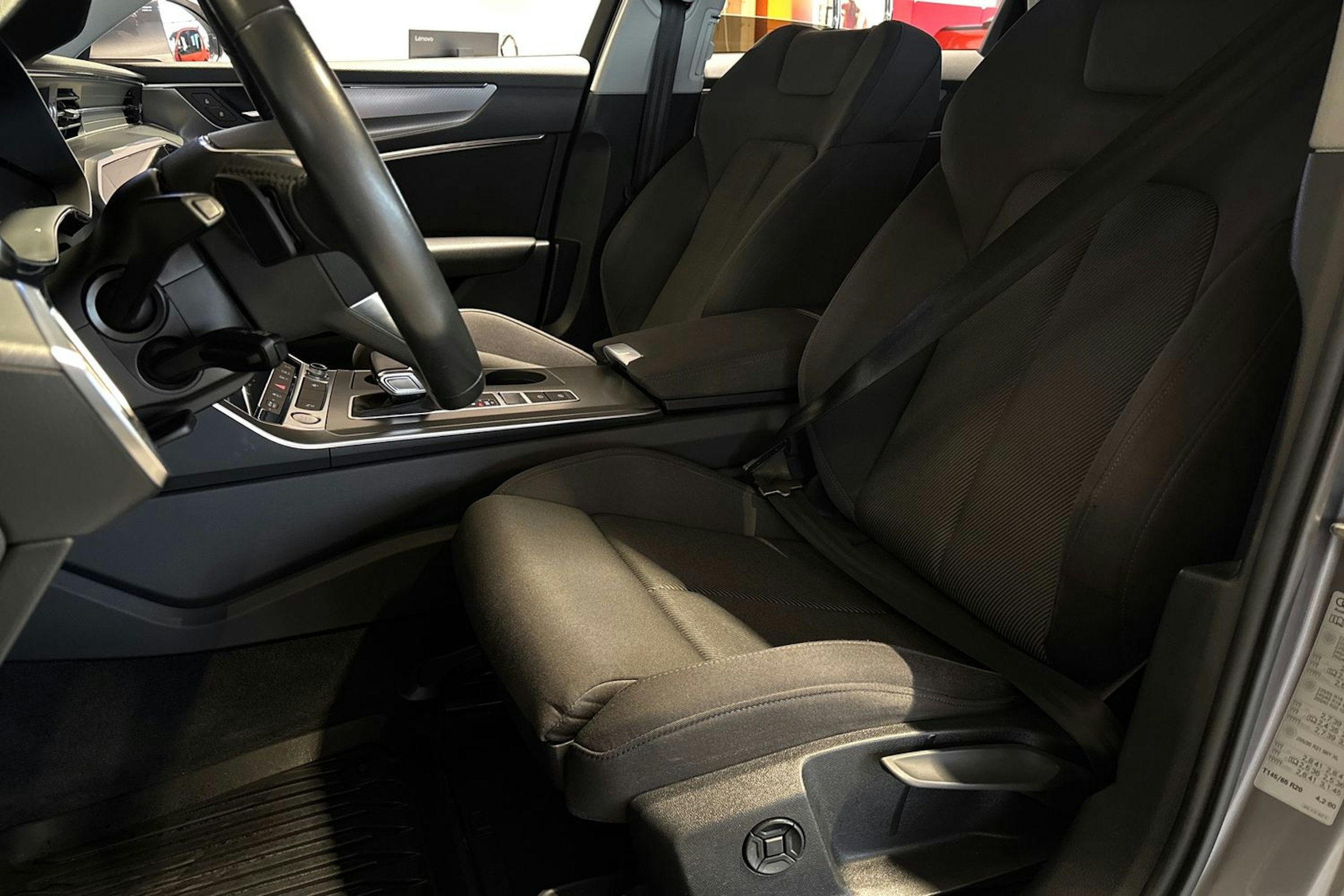 Harmaa Audi A6 2020 kuva 21.