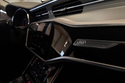 Harmaa Audi A6 2020 kuva 32.