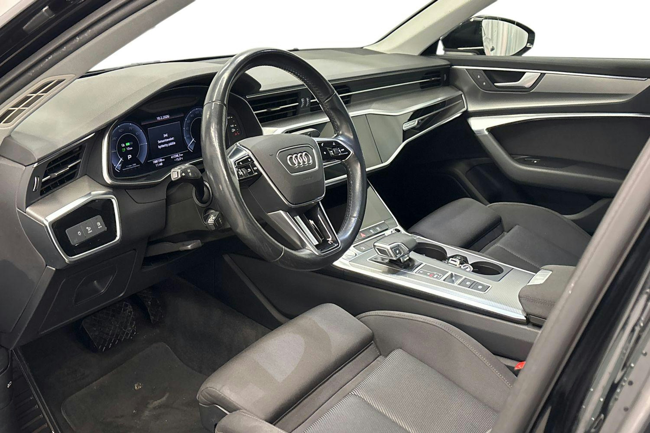 Musta Audi A6 2020 kuva 7.