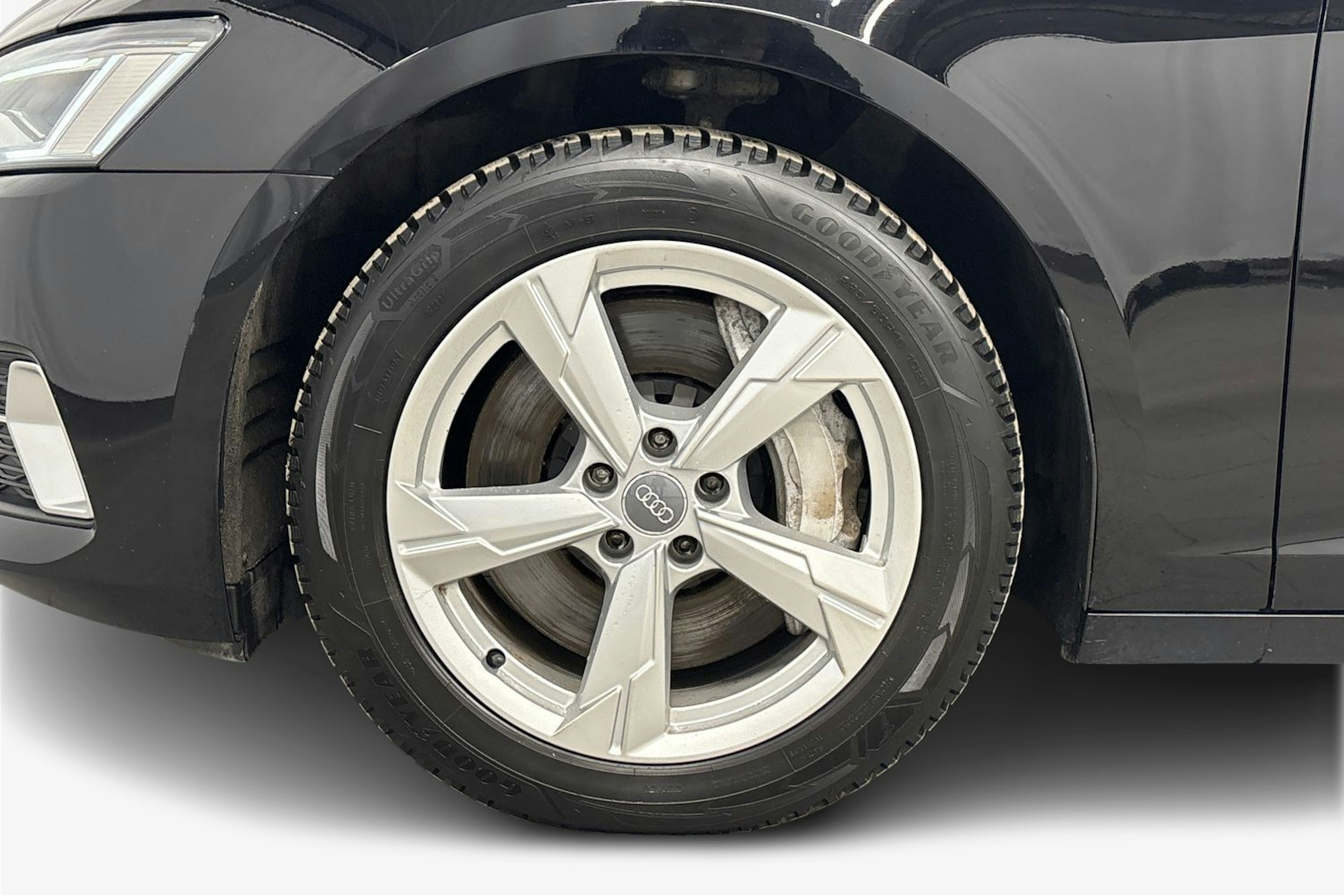 Musta Audi A6 2020 kuva 11.