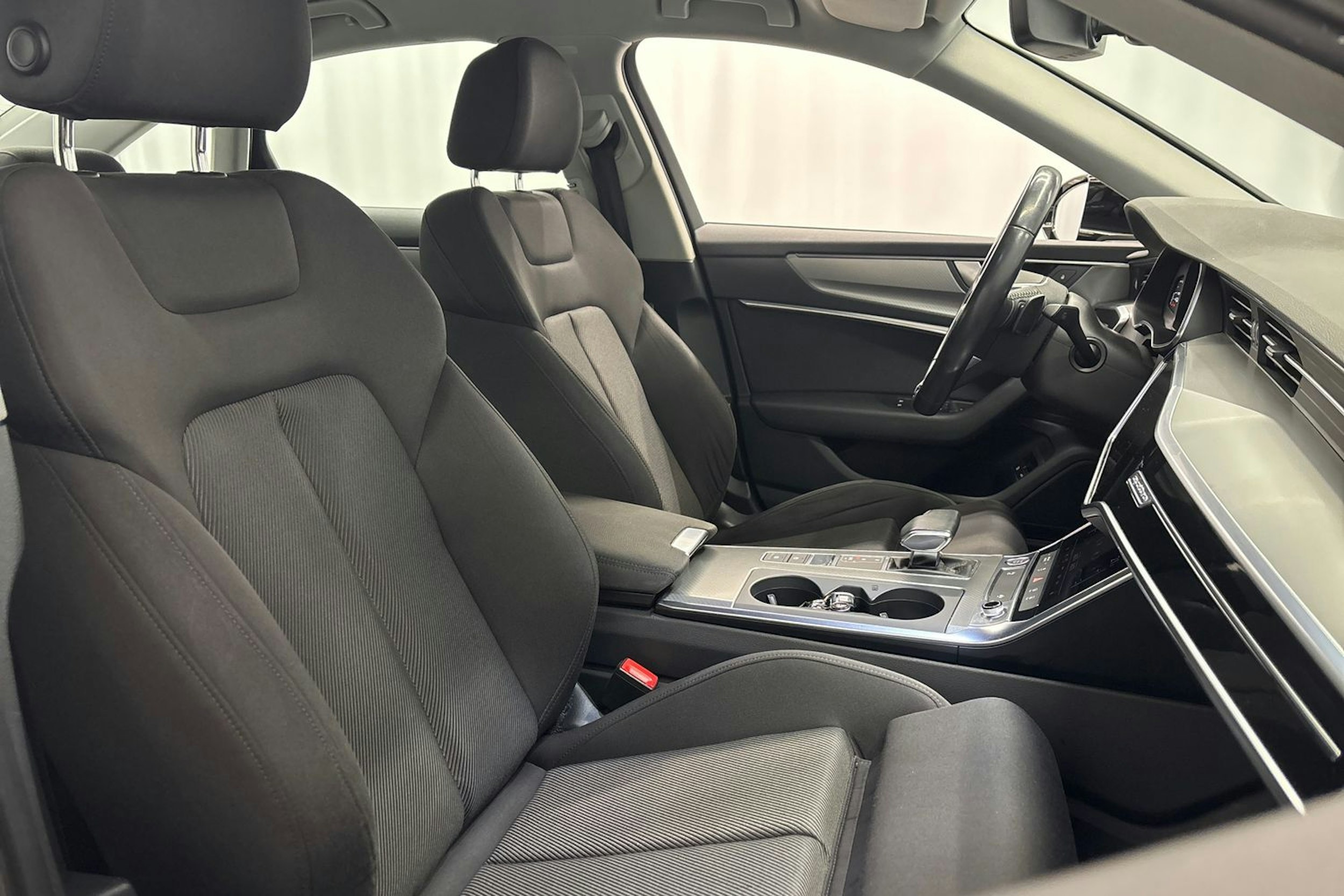 Musta Audi A6 2020 kuva 15.