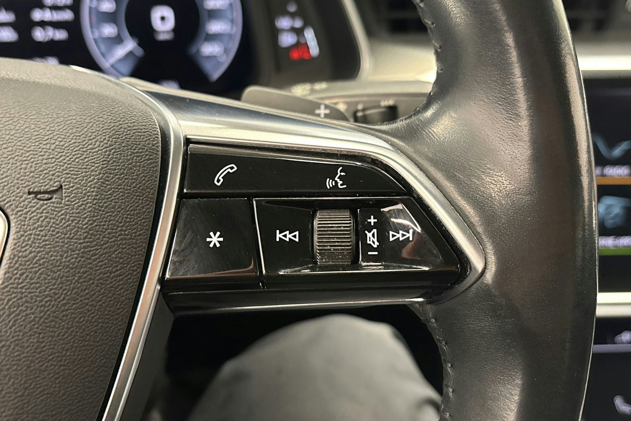 Musta Audi A6 2020 kuva 22.