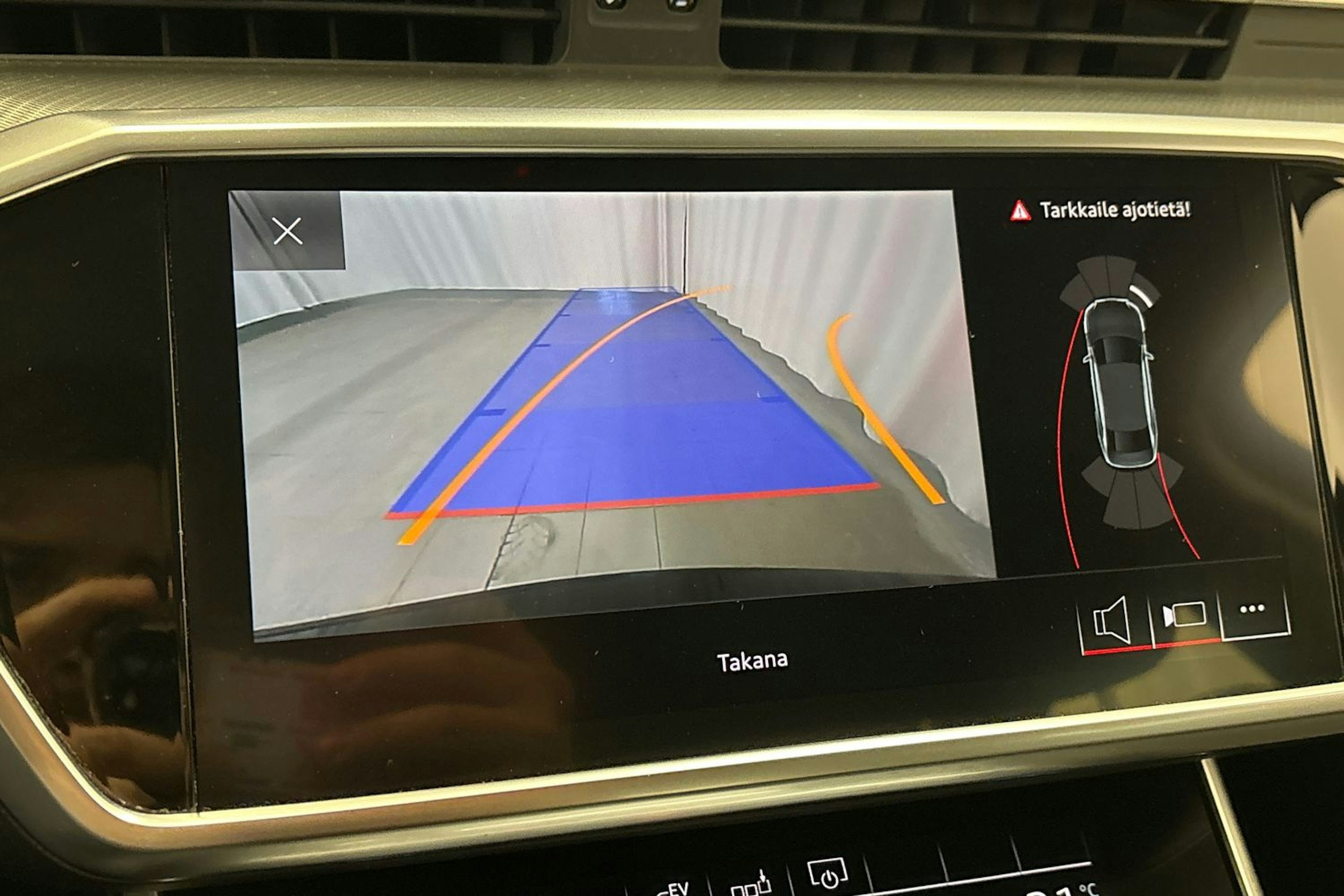 Musta Audi A6 2020 kuva 27.