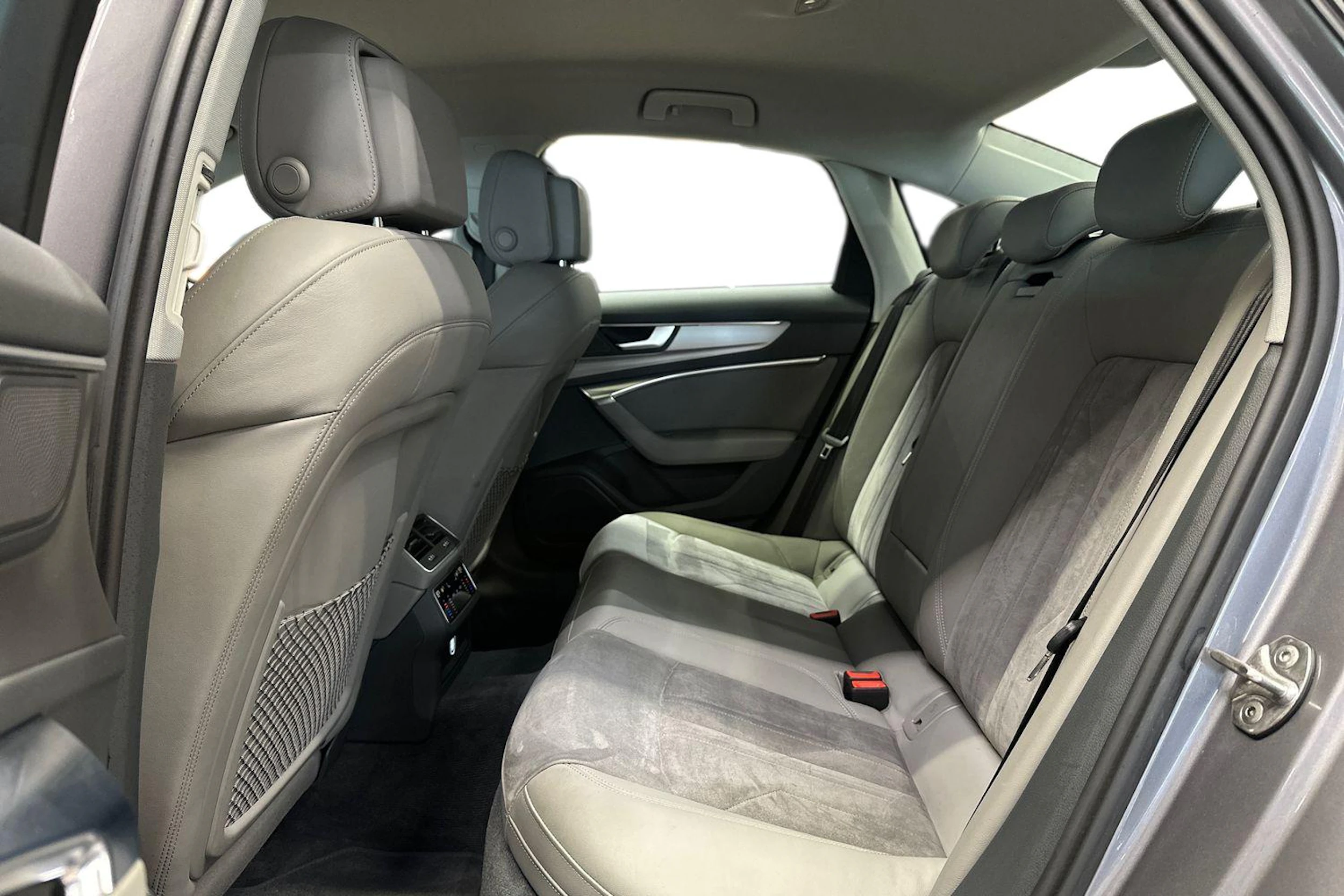 harmaa Audi A6 2020 kuva 8.