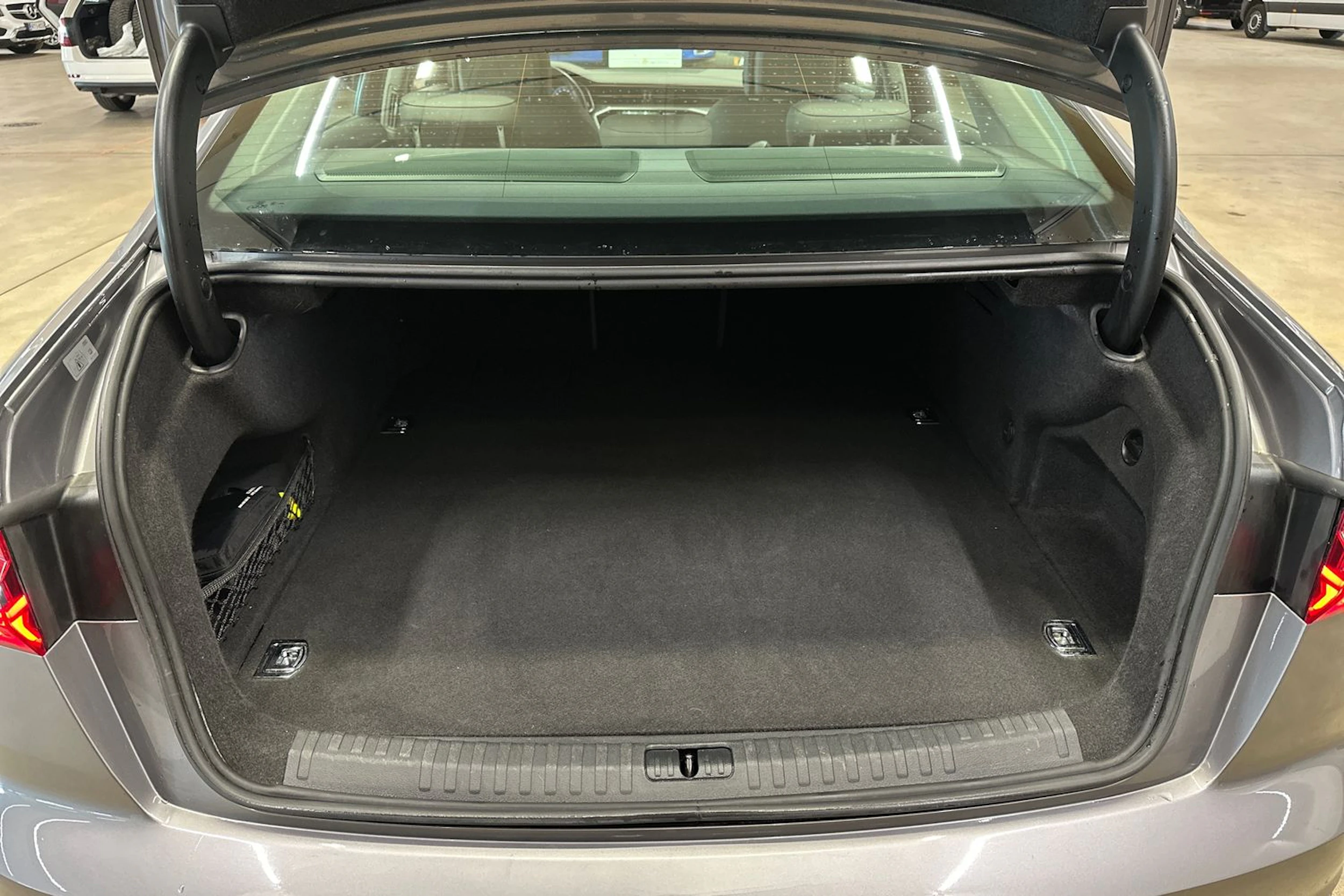 harmaa Audi A6 2020 kuva 25.