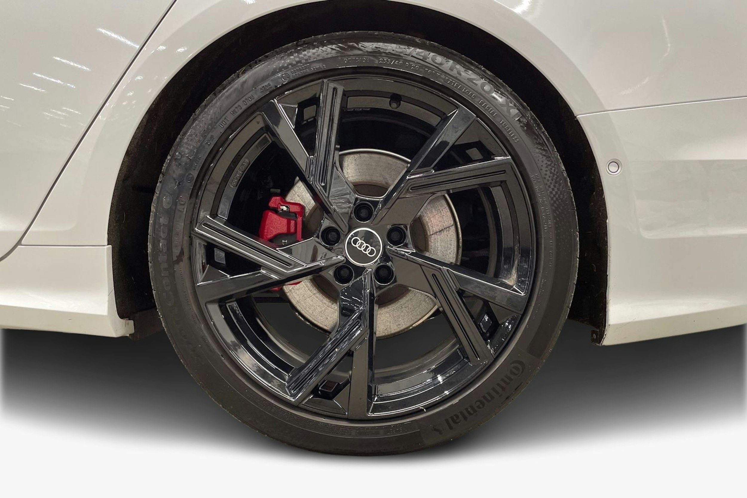 Valkoinen Audi A6 2020 kuva 11.