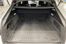 Valkoinen Audi A6 2020 kuva 13.