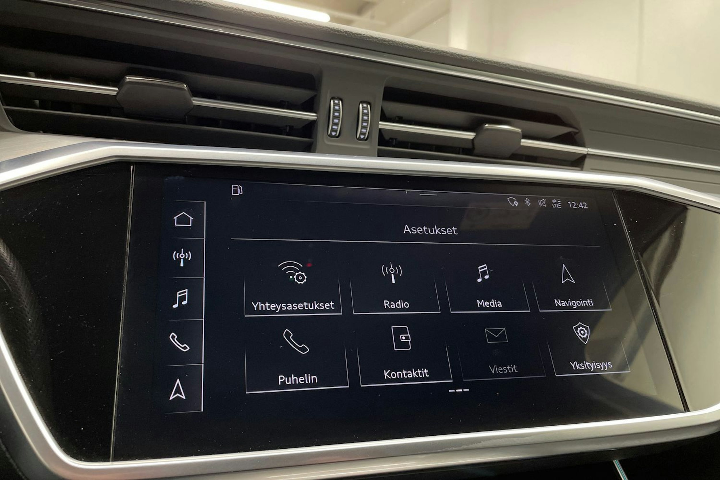 Valkoinen Audi A6 2020 kuva 19.