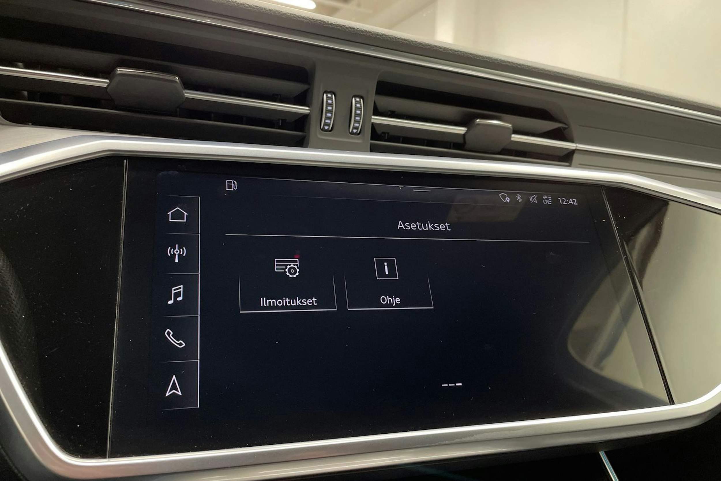 Valkoinen Audi A6 2020 kuva 20.