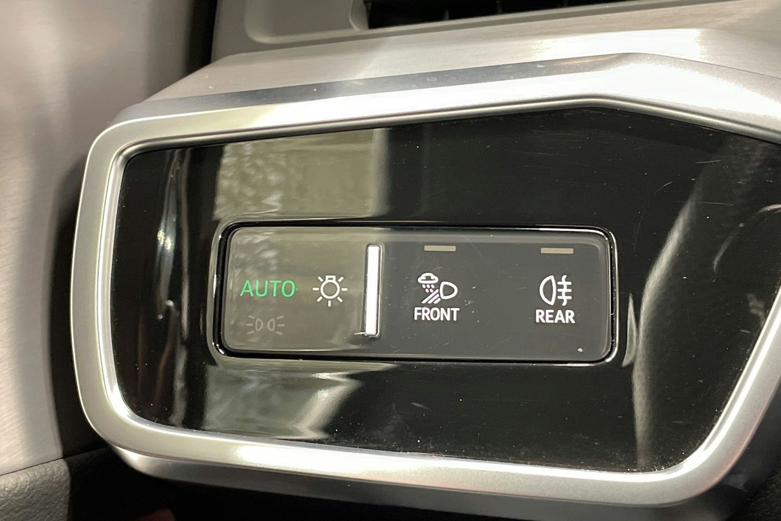 Valkoinen Audi A6 2020 kuva 26.