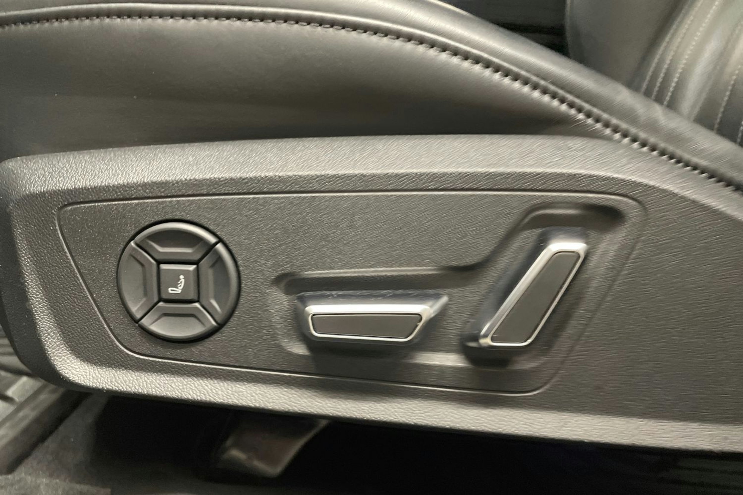 Valkoinen Audi A6 2020 kuva 31.