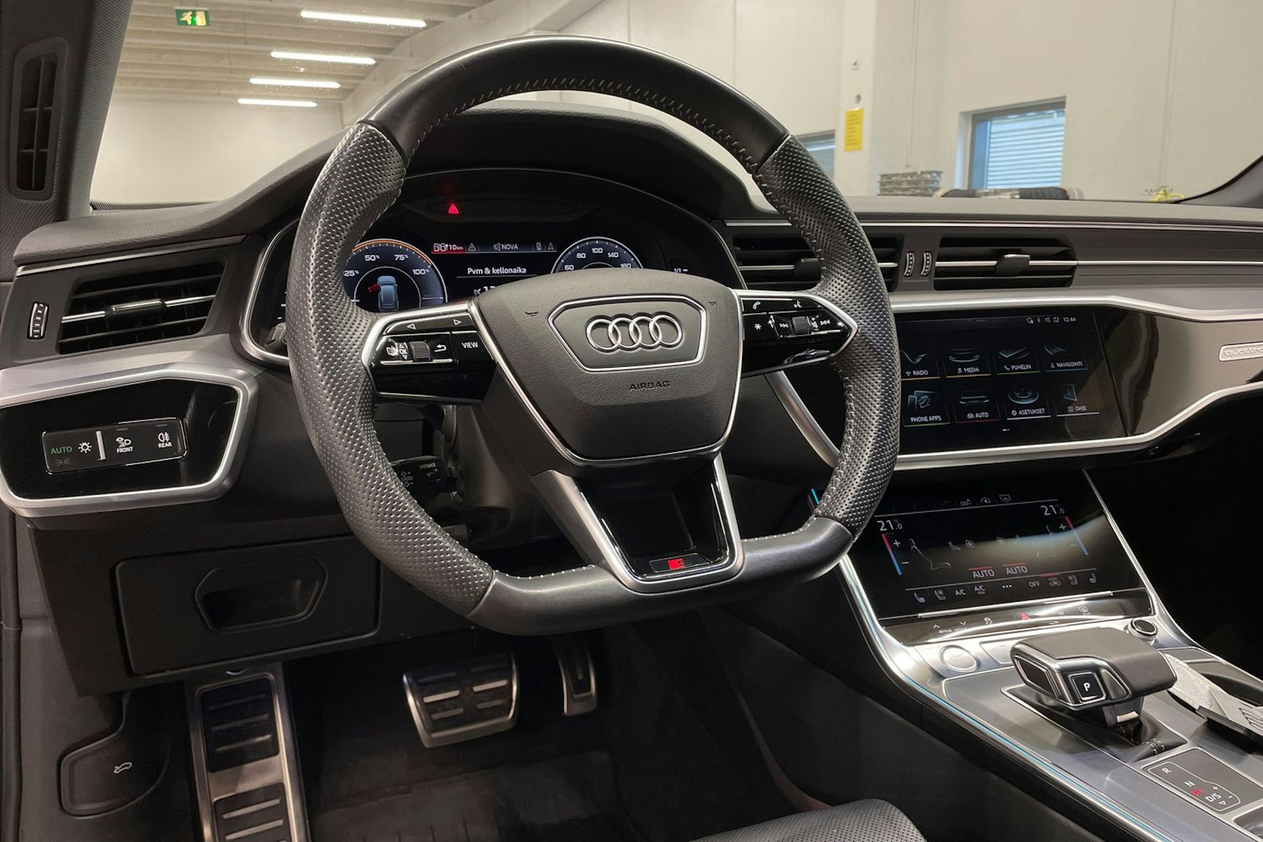 Valkoinen Audi A6 2020 kuva 32.