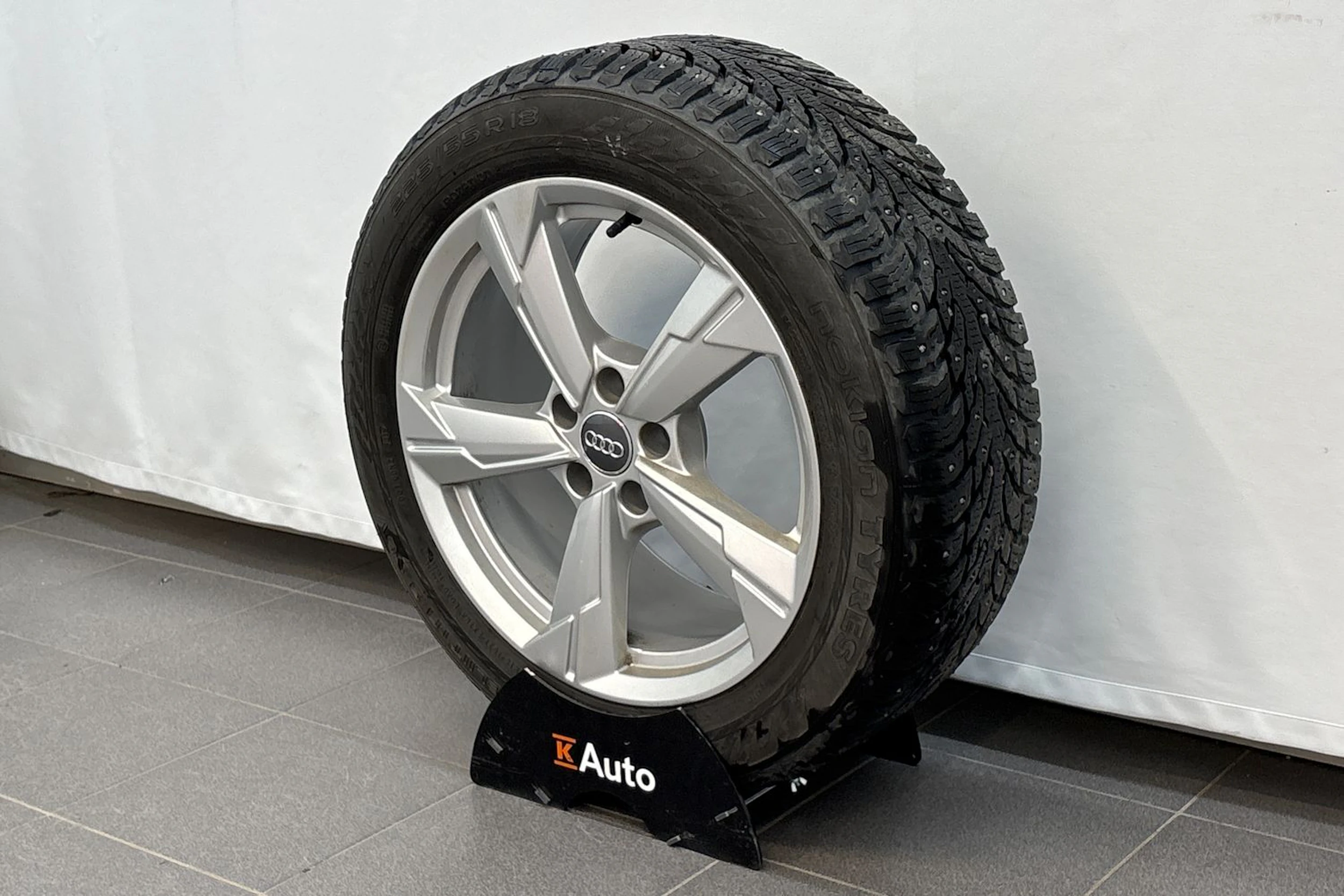 harmaa Audi A6 2020 kuva 10.