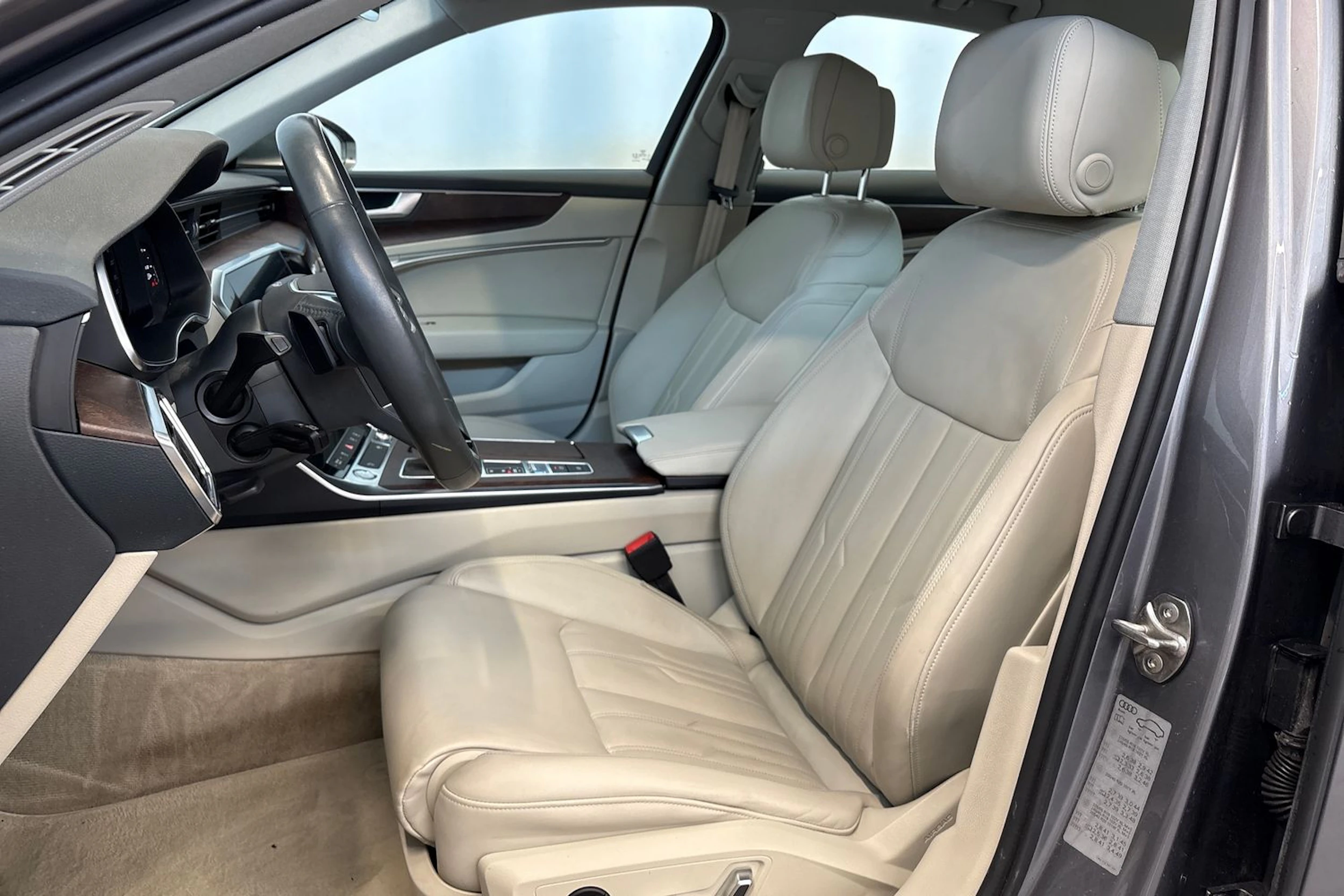 harmaa Audi A6 2020 kuva 11.