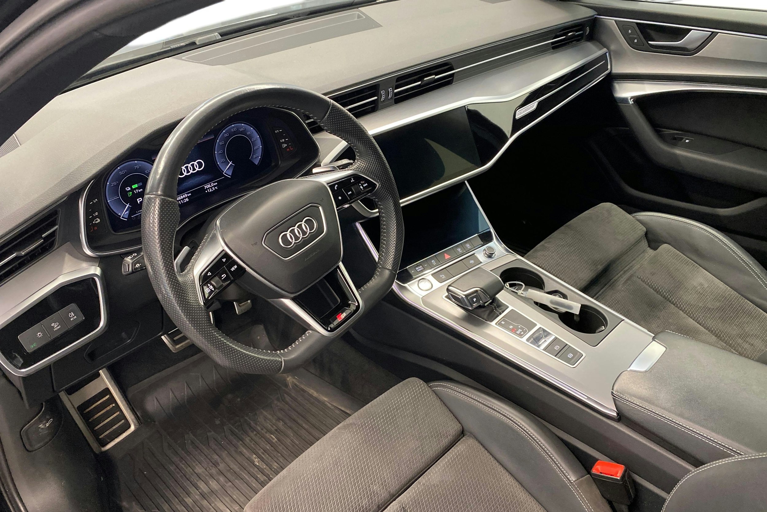 Musta Audi A6 2020 kuva 7.