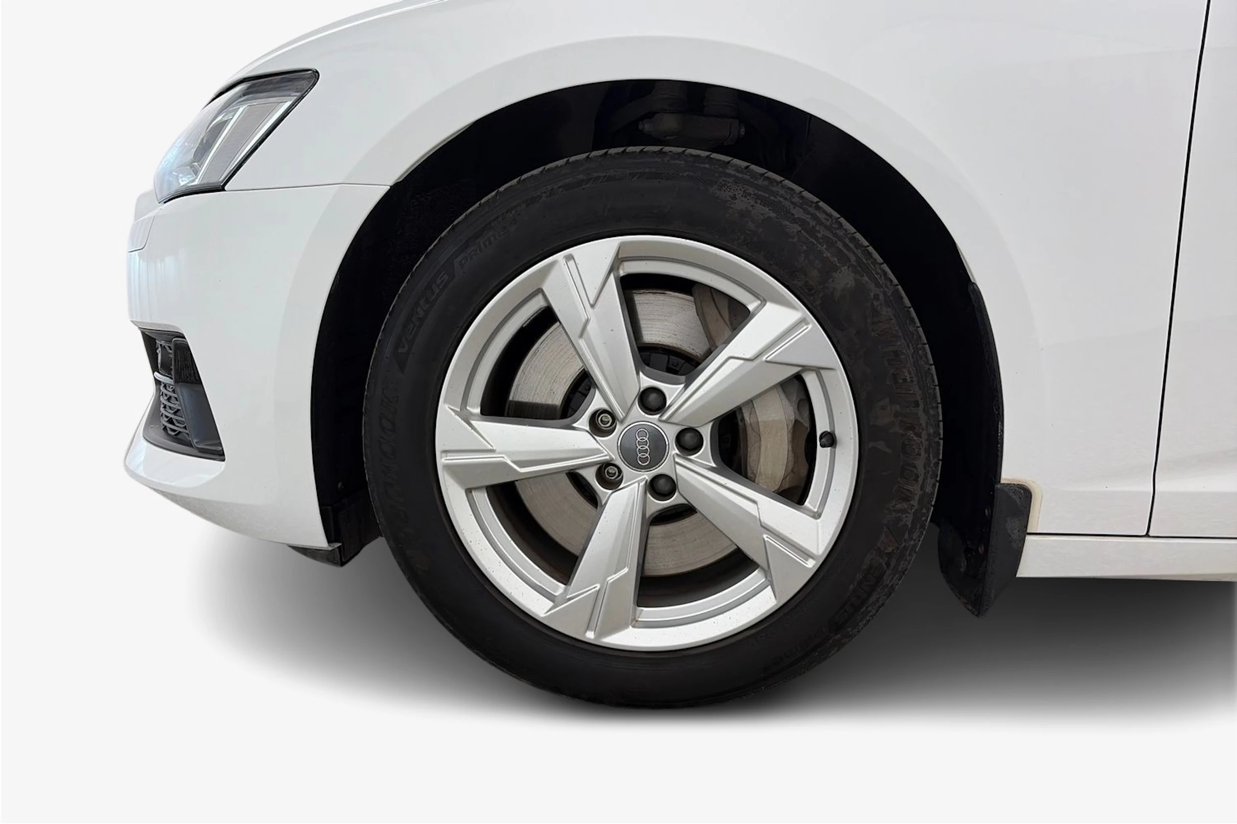 Valkoinen Audi A6 2020 kuva 12.