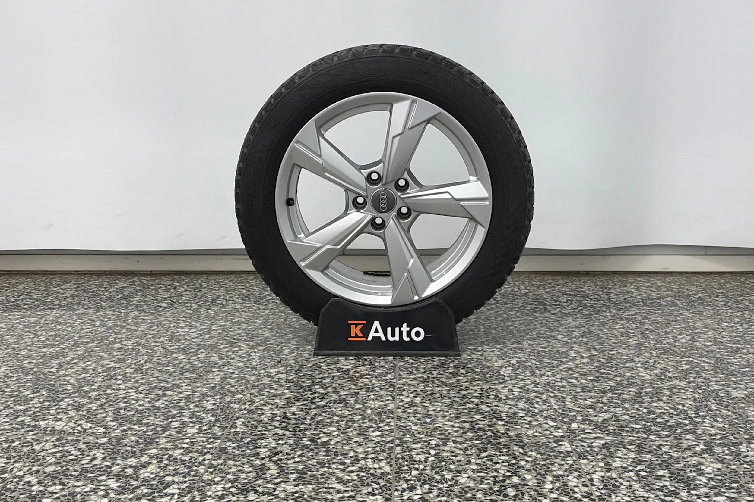 Valkoinen Audi A6 2020 kuva 13.